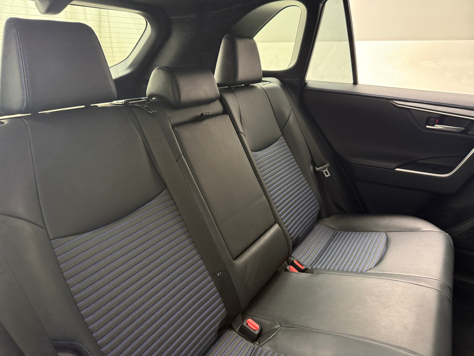 Thumbnail: 2020 Toyota RAV4 - 6
