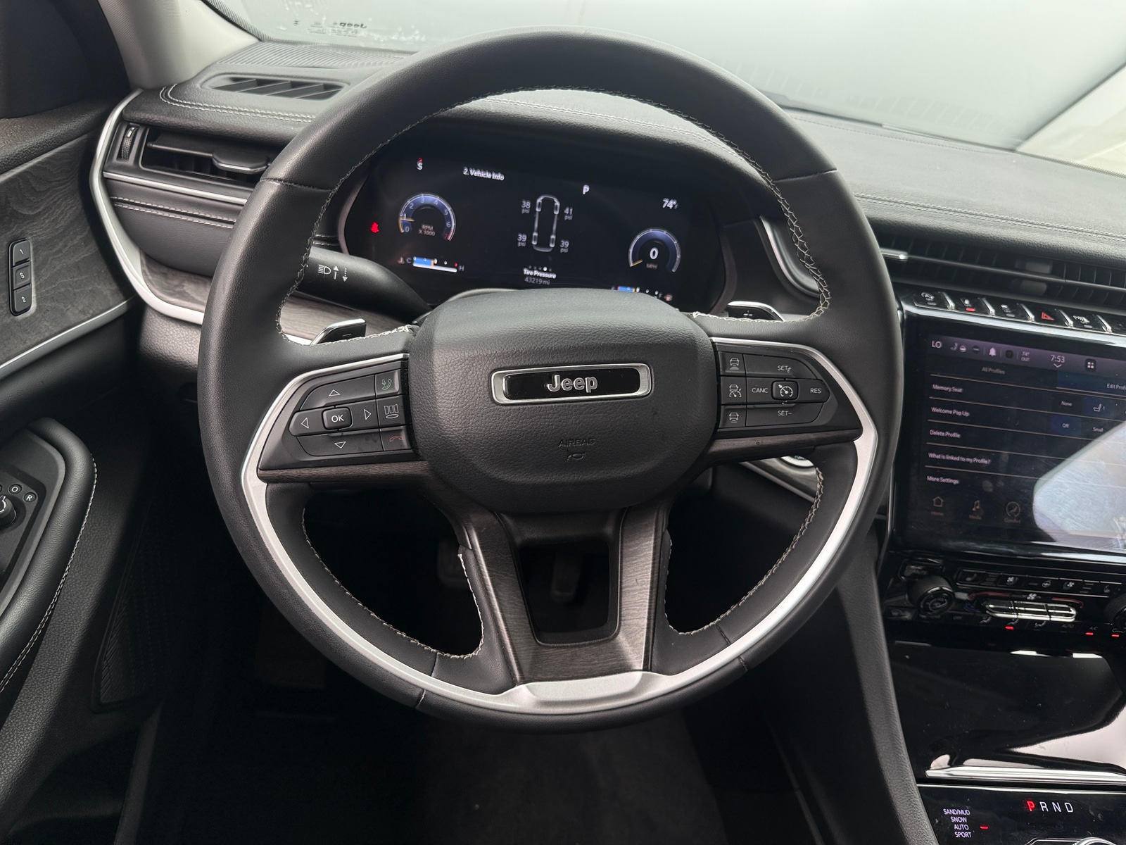 Thumbnail: 2023 Jeep Grand Cherokee L - 4