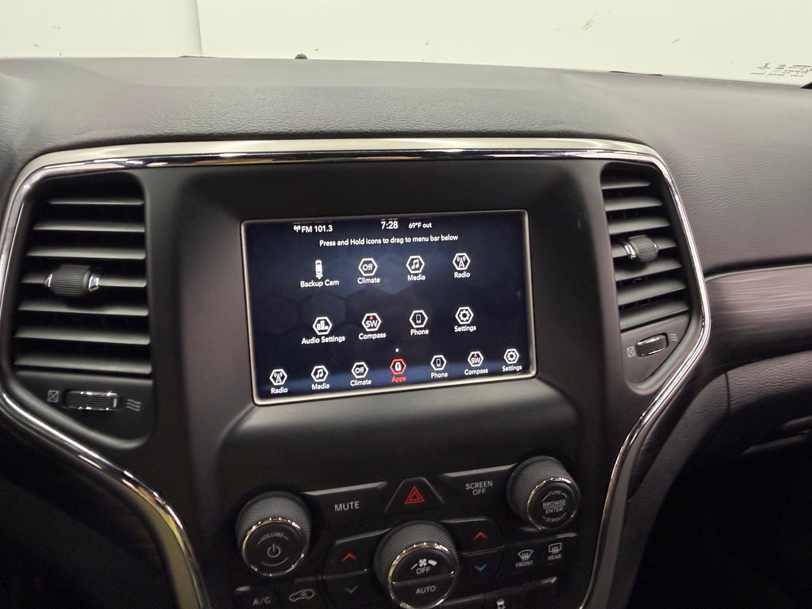 Thumbnail: 2019 Jeep Grand Cherokee - 4