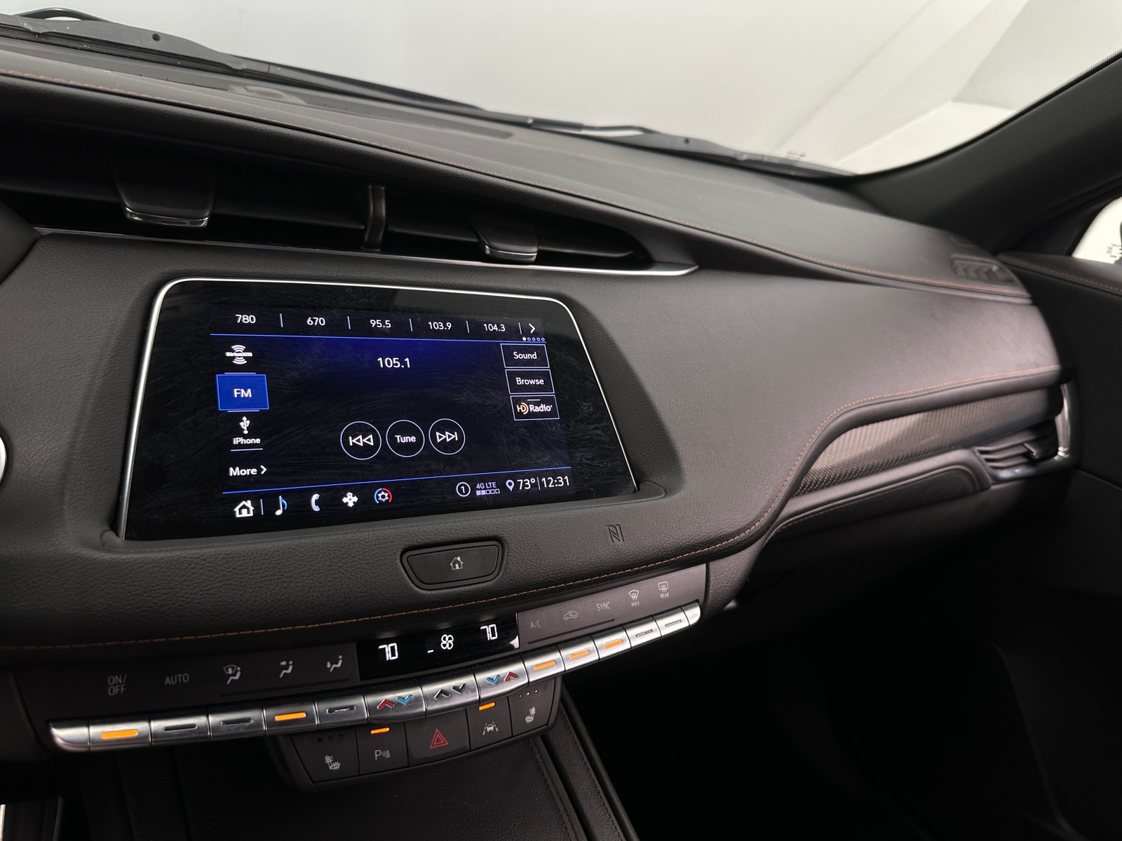 Thumbnail: 2020 Cadillac XT4 - 3