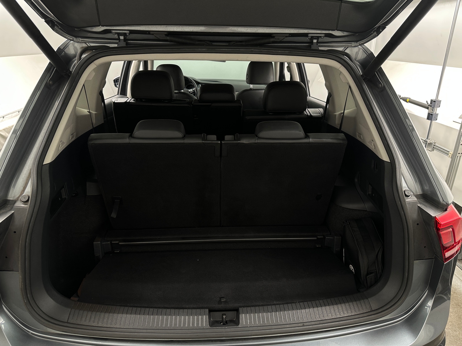 Thumbnail: 2018 Volkswagen Tiguan - 6