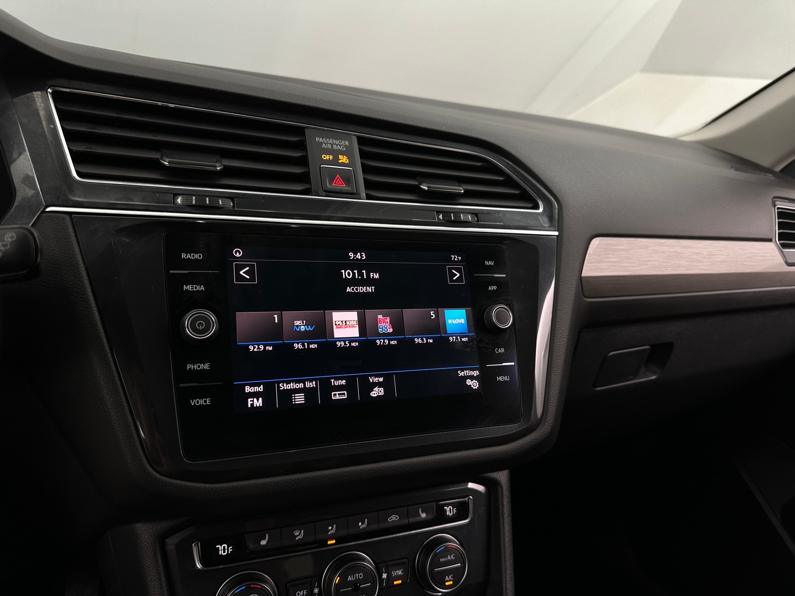 Thumbnail: 2018 Volkswagen Tiguan - 3