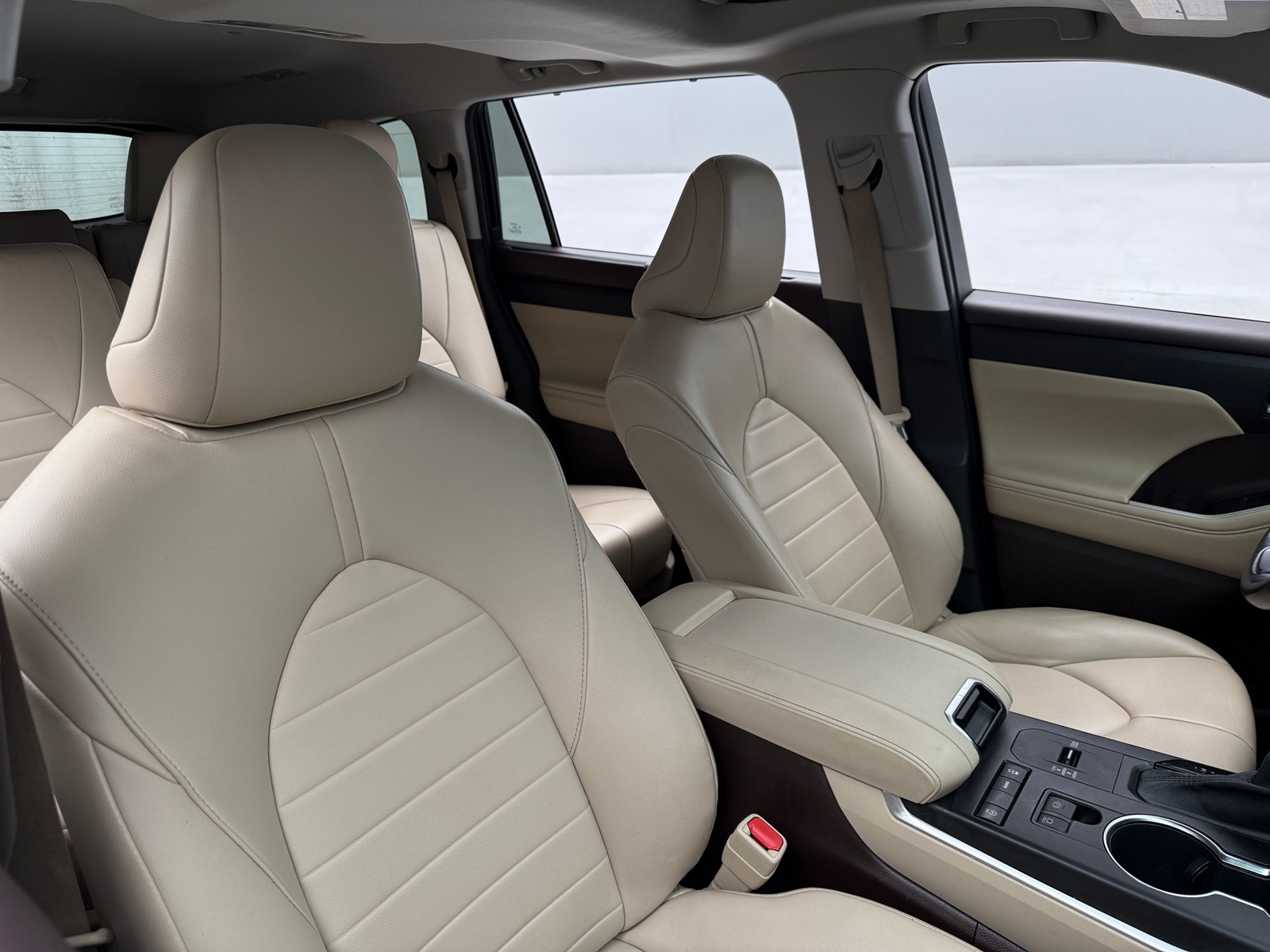Thumbnail: 2022 Toyota Highlander - 2