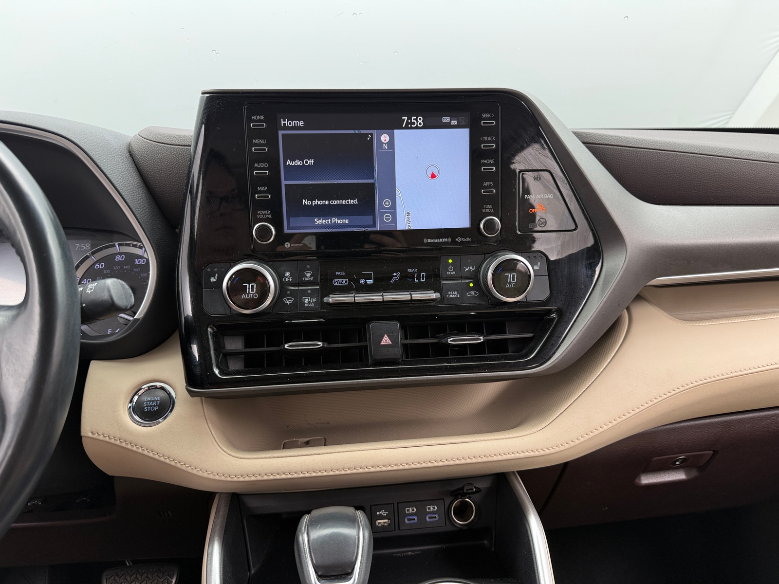 Thumbnail: 2022 Toyota Highlander - 4