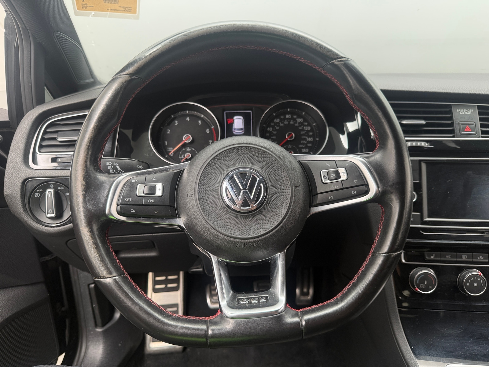 Thumbnail: 2018 Volkswagen Golf - 5
