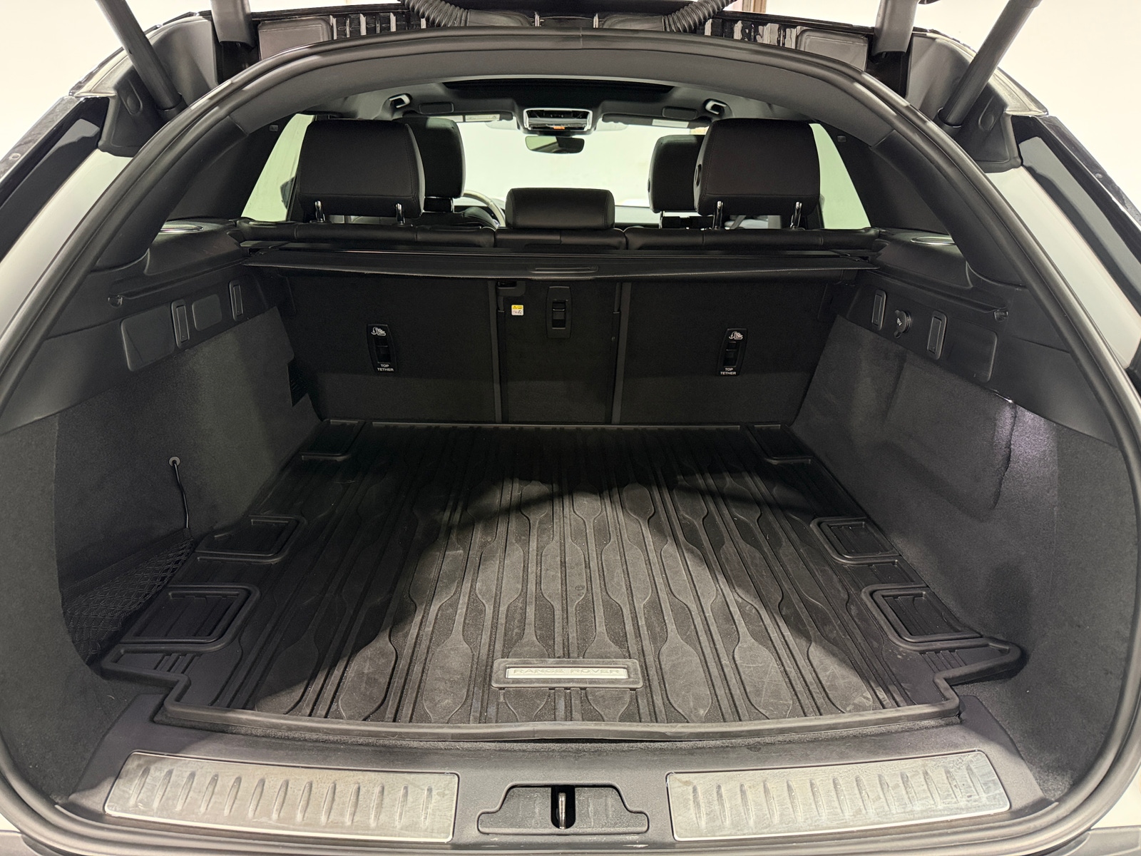 Thumbnail: 2024 Land Rover Range Rover Velar - 6