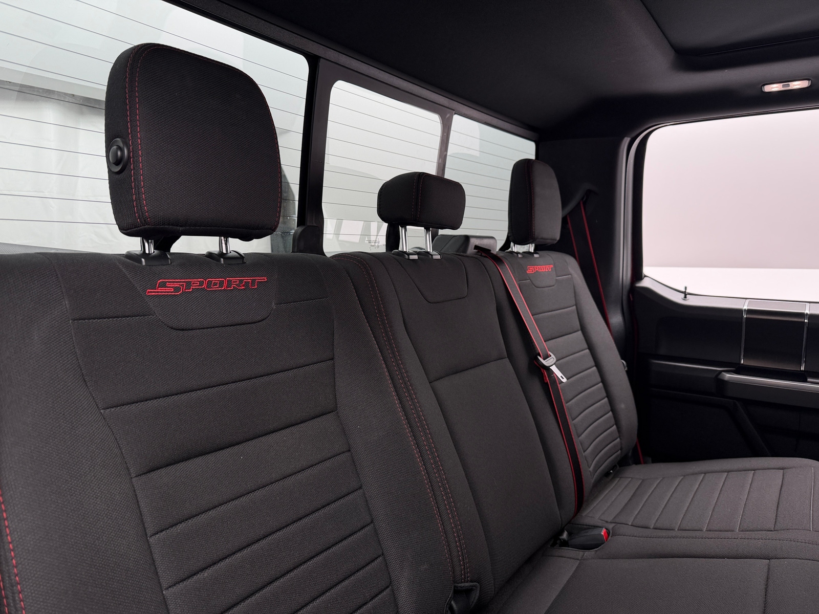 Thumbnail: 2018 Ford Econoline - 6