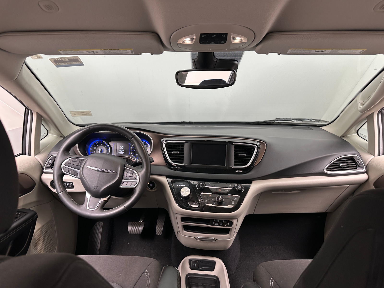 Thumbnail: 2023 Chrysler Voyager - 3