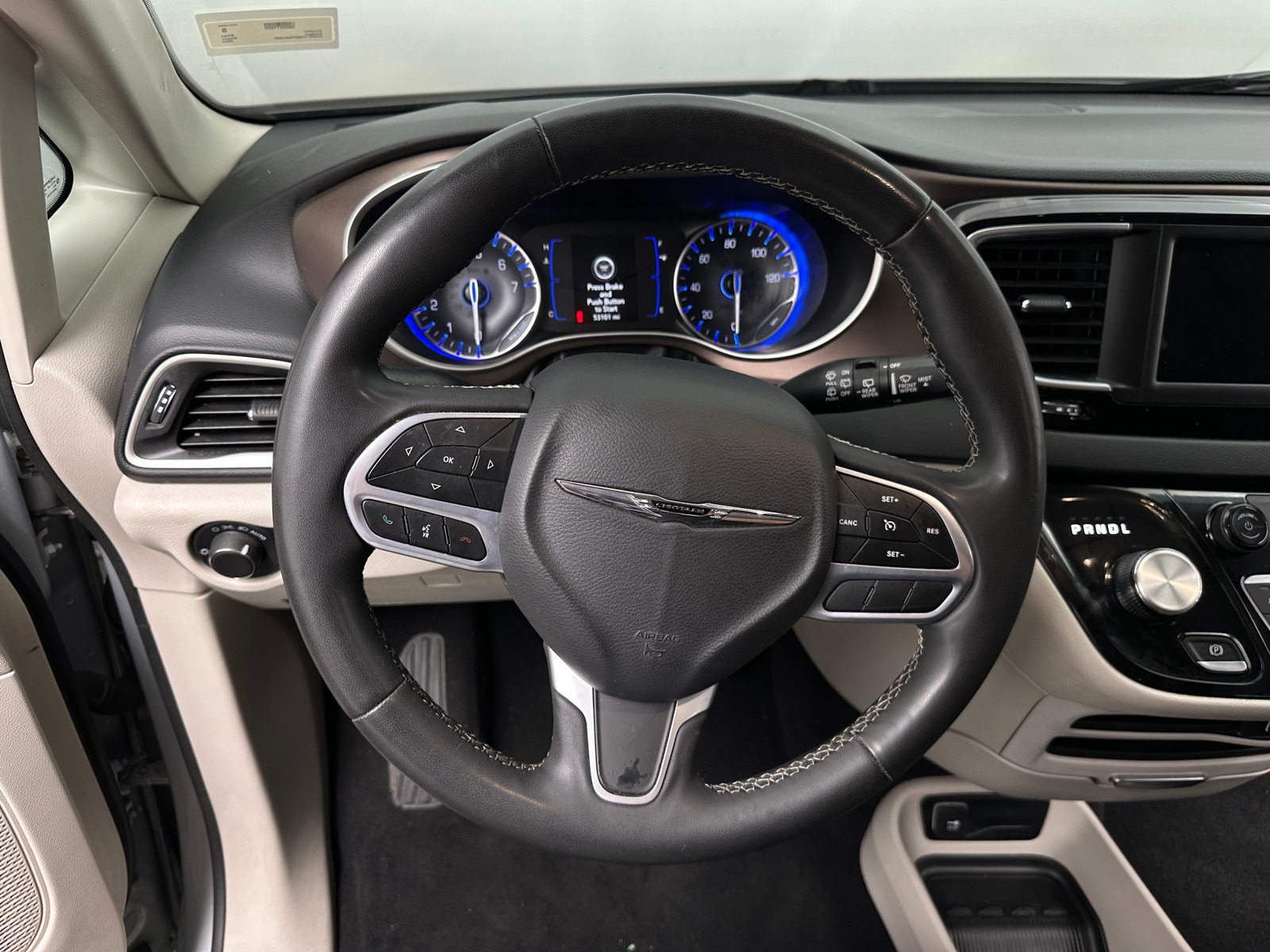 Thumbnail: 2023 Chrysler Voyager - 5
