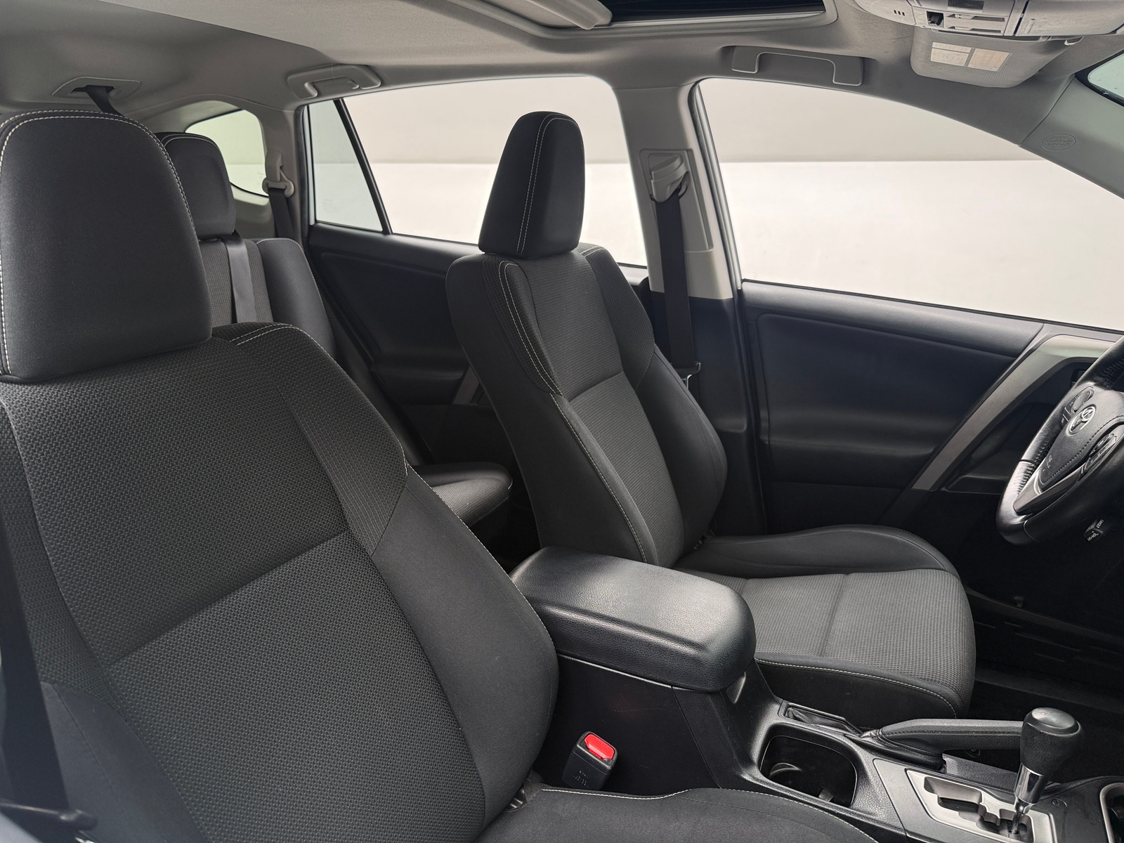 Thumbnail: 2016 Toyota RAV4 - 2