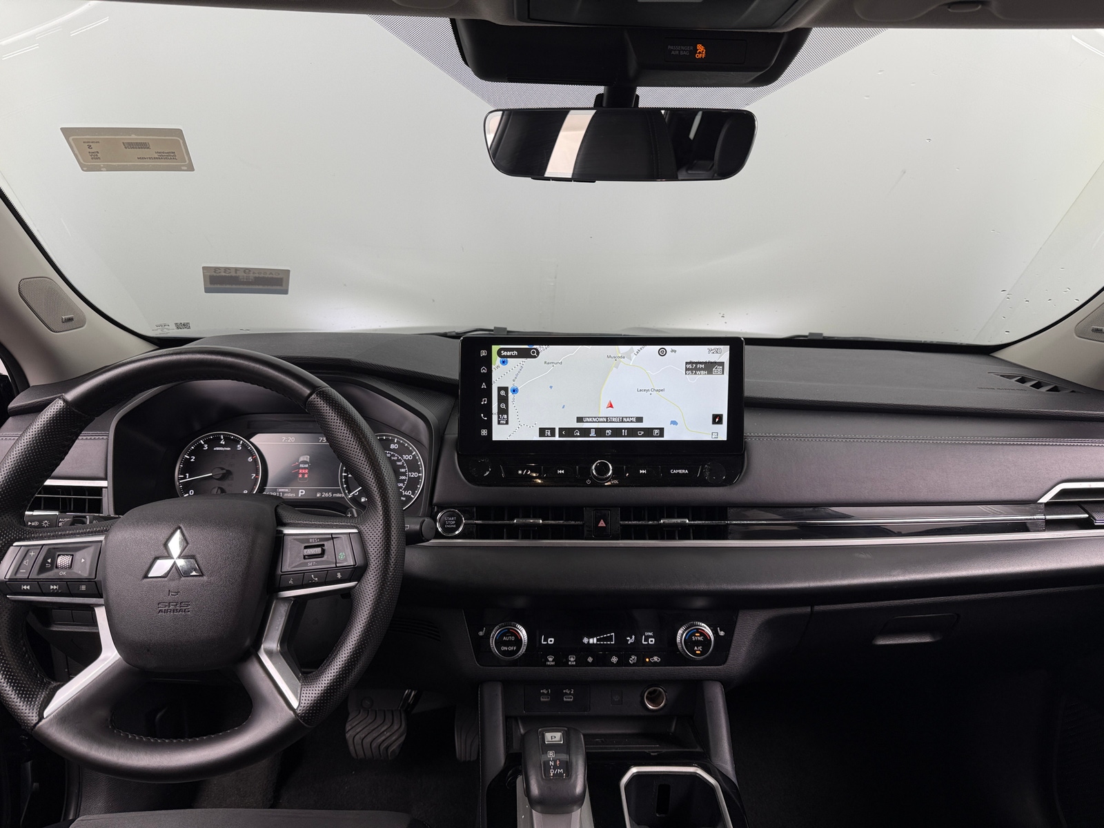 Thumbnail: 2025 Mitsubishi Outlander - 3