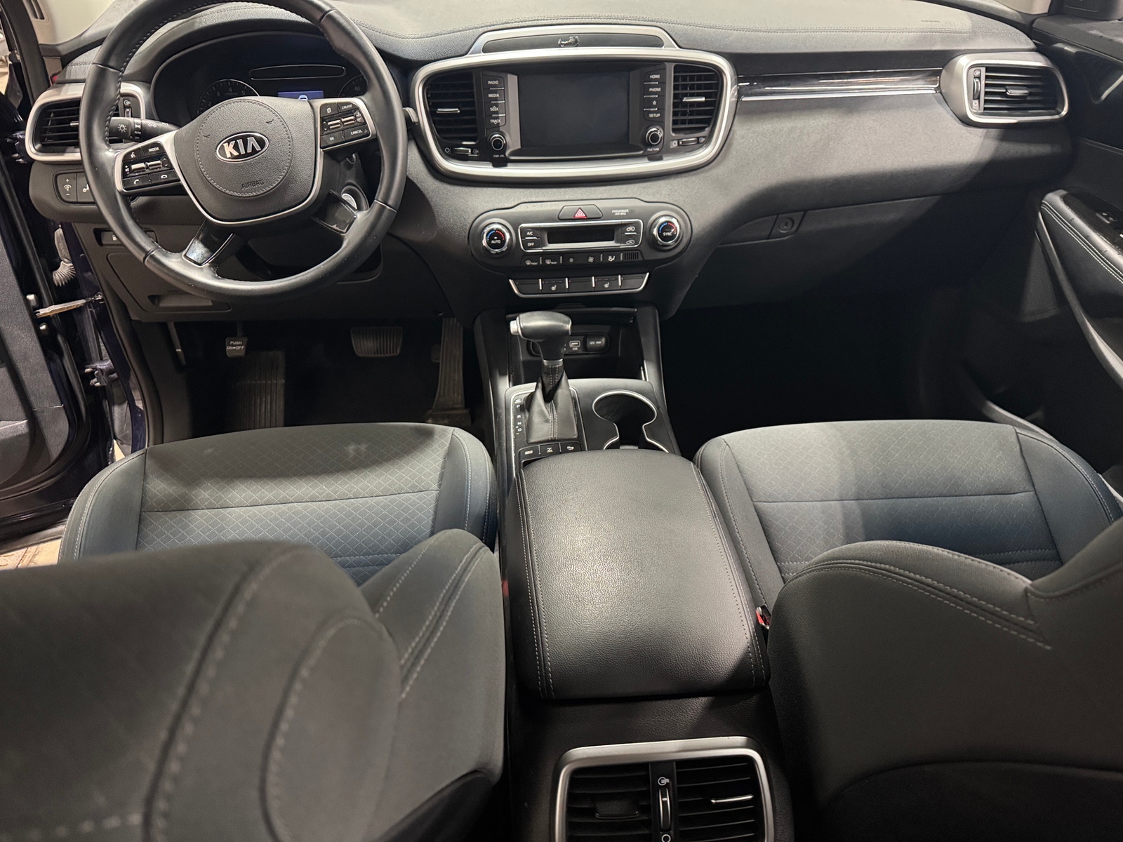 Thumbnail: 2020 Kia Sorento - 3