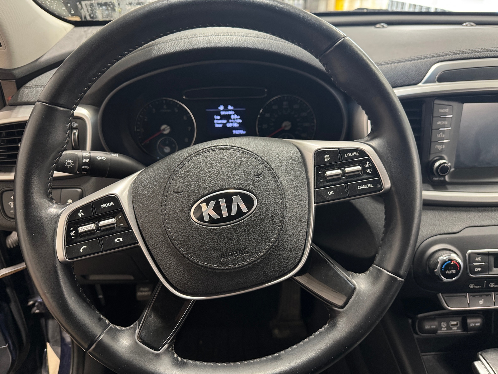 Thumbnail: 2020 Kia Sorento - 5