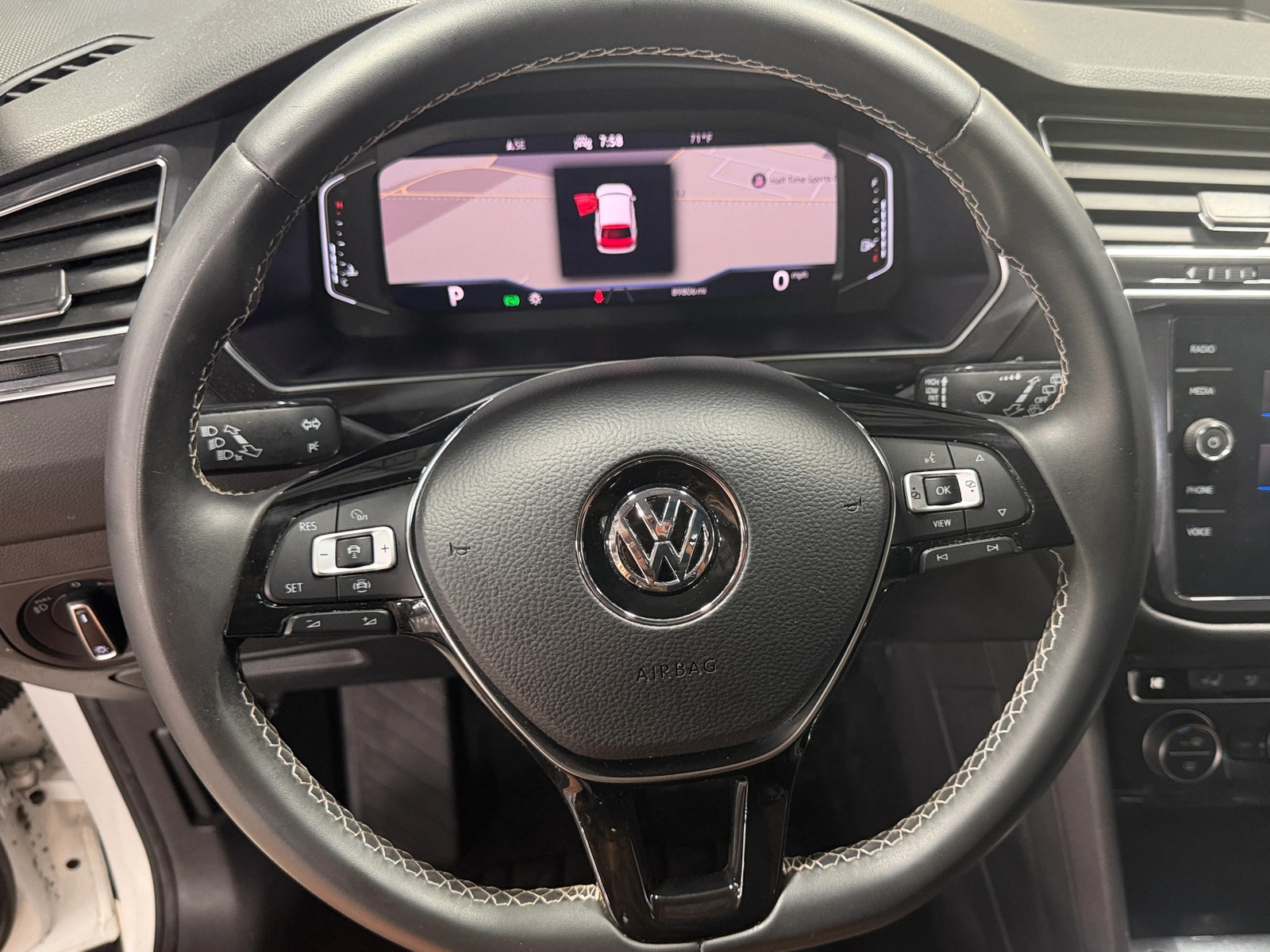 Thumbnail: 2021 Volkswagen Tiguan - 4