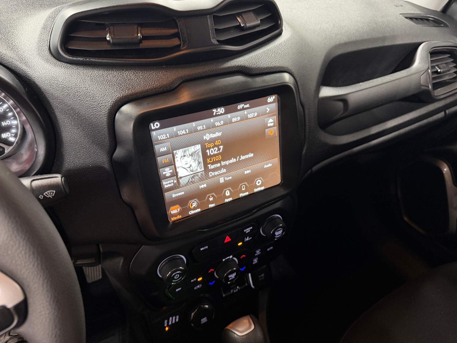 Thumbnail: 2023 Jeep Renegade - 4