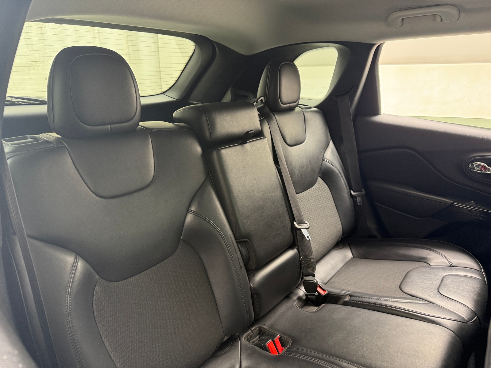 Thumbnail: 2020 Jeep Cherokee - 6