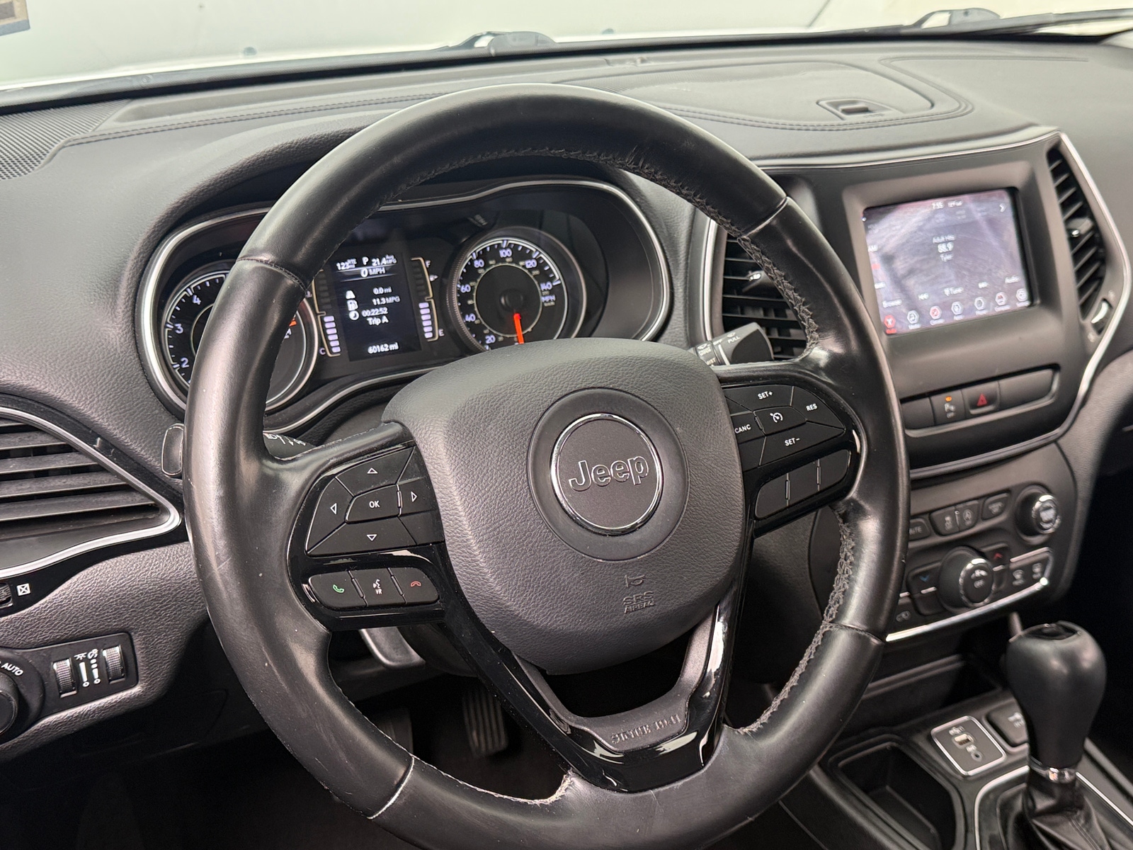 Thumbnail: 2020 Jeep Cherokee - 5