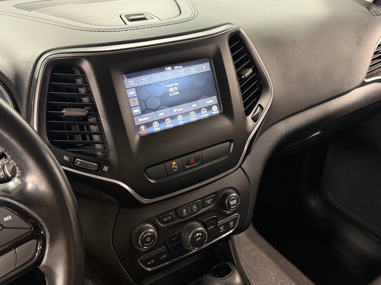 Thumbnail: 2020 Jeep Cherokee - 4