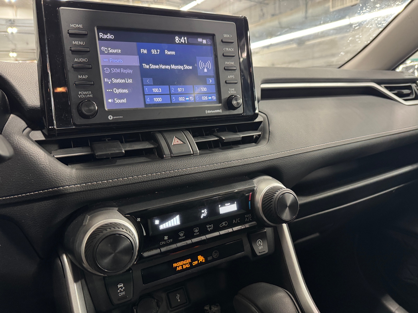 Thumbnail: 2020 Toyota RAV4 - 4