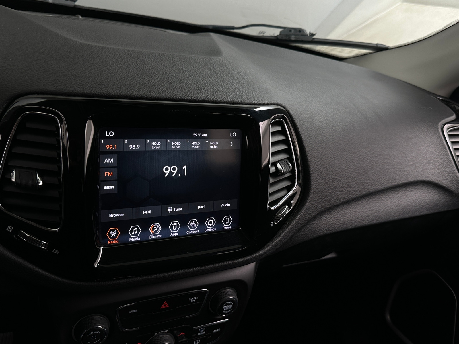 Thumbnail: 2019 Jeep Compass - 3