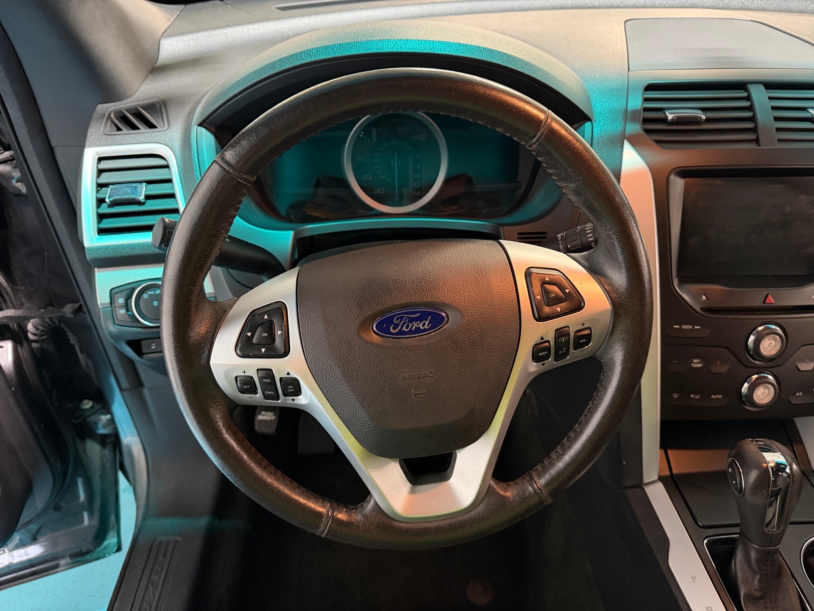 Thumbnail: 2015 Ford Explorer - 5