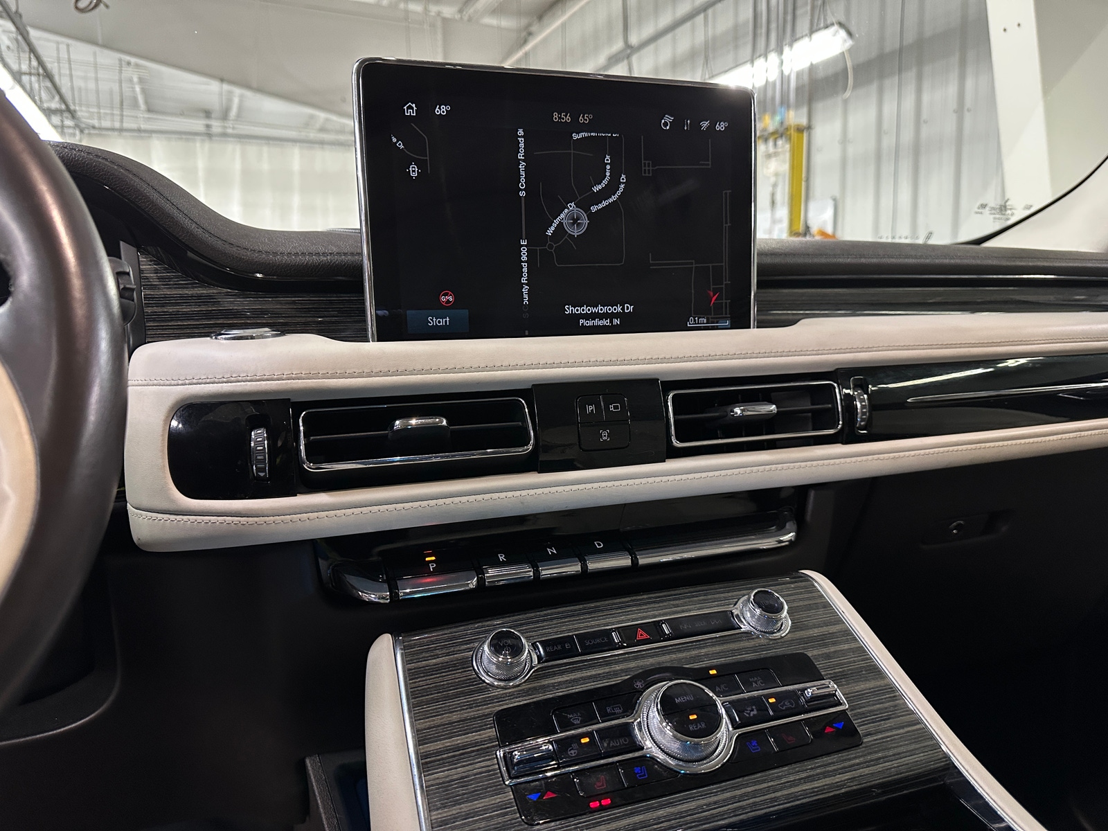Thumbnail: 2023 Lincoln Aviator - 3