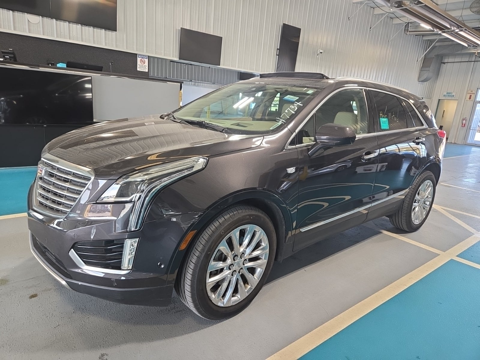 2017 Cadillac XT5 Platinum AWD