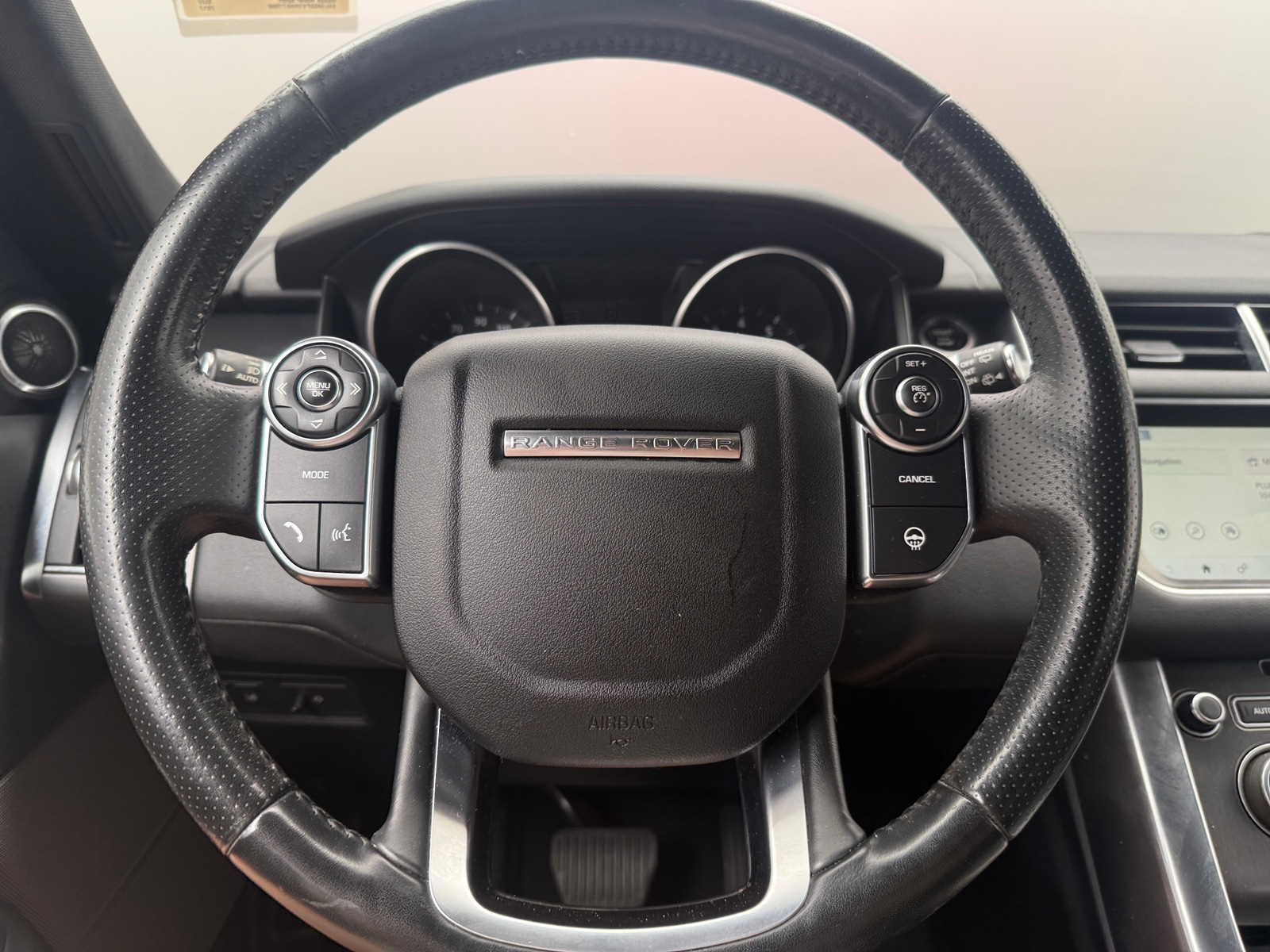 Thumbnail: 2017 Land Rover Range Rover Sport - 4