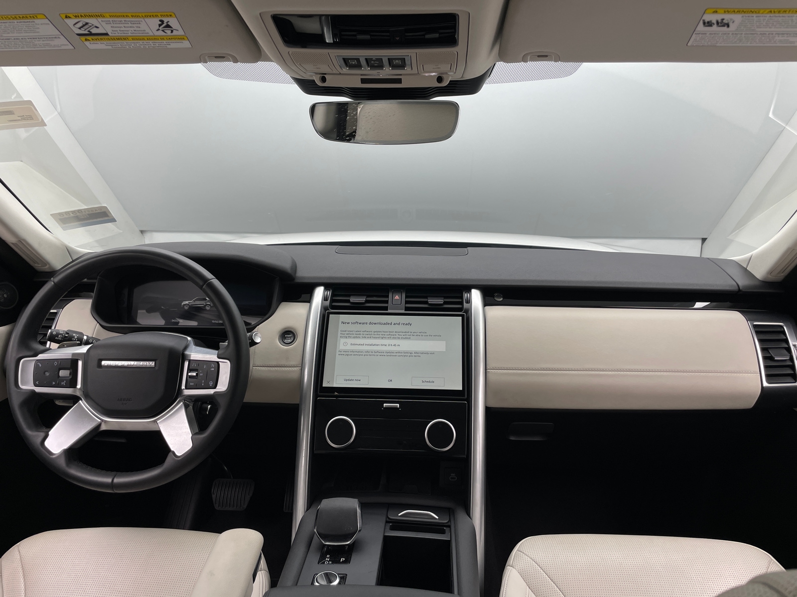 Thumbnail: 2025 Land Rover Discovery - 2