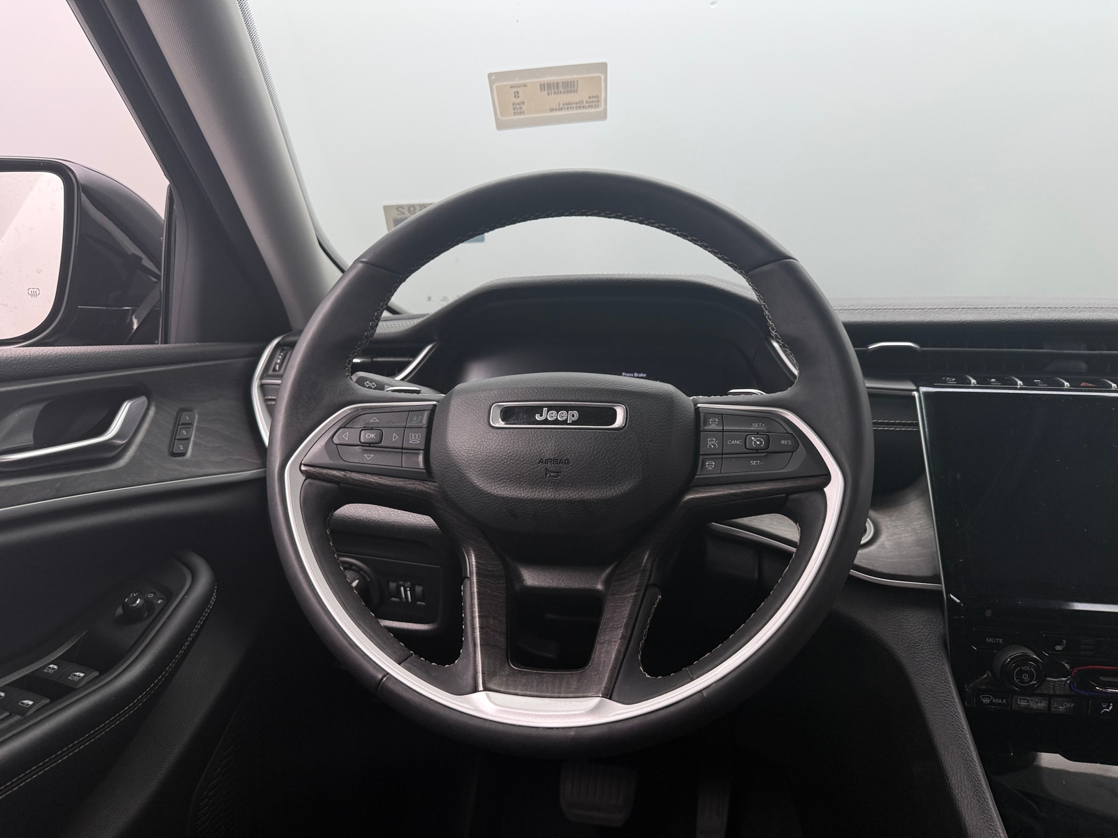Thumbnail: 2023 Jeep Grand Cherokee L - 4