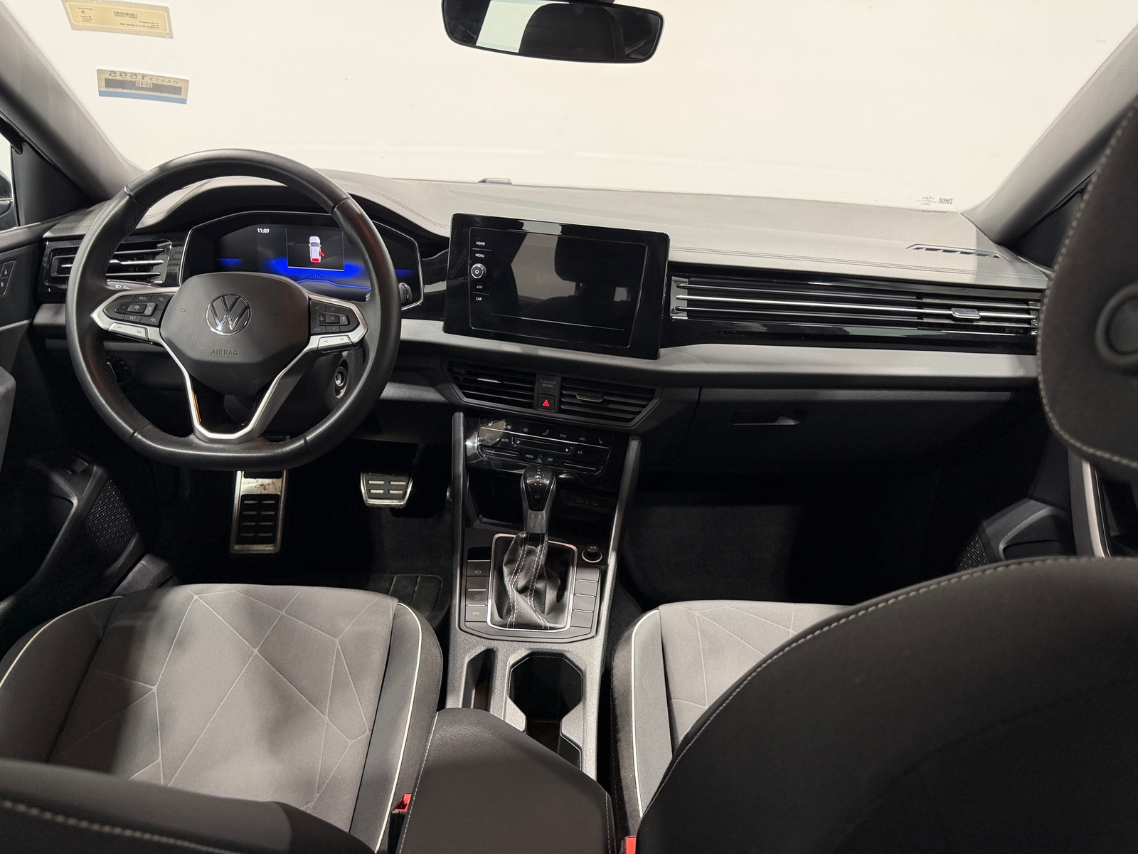 Thumbnail: 2025 Volkswagen Jetta - 3