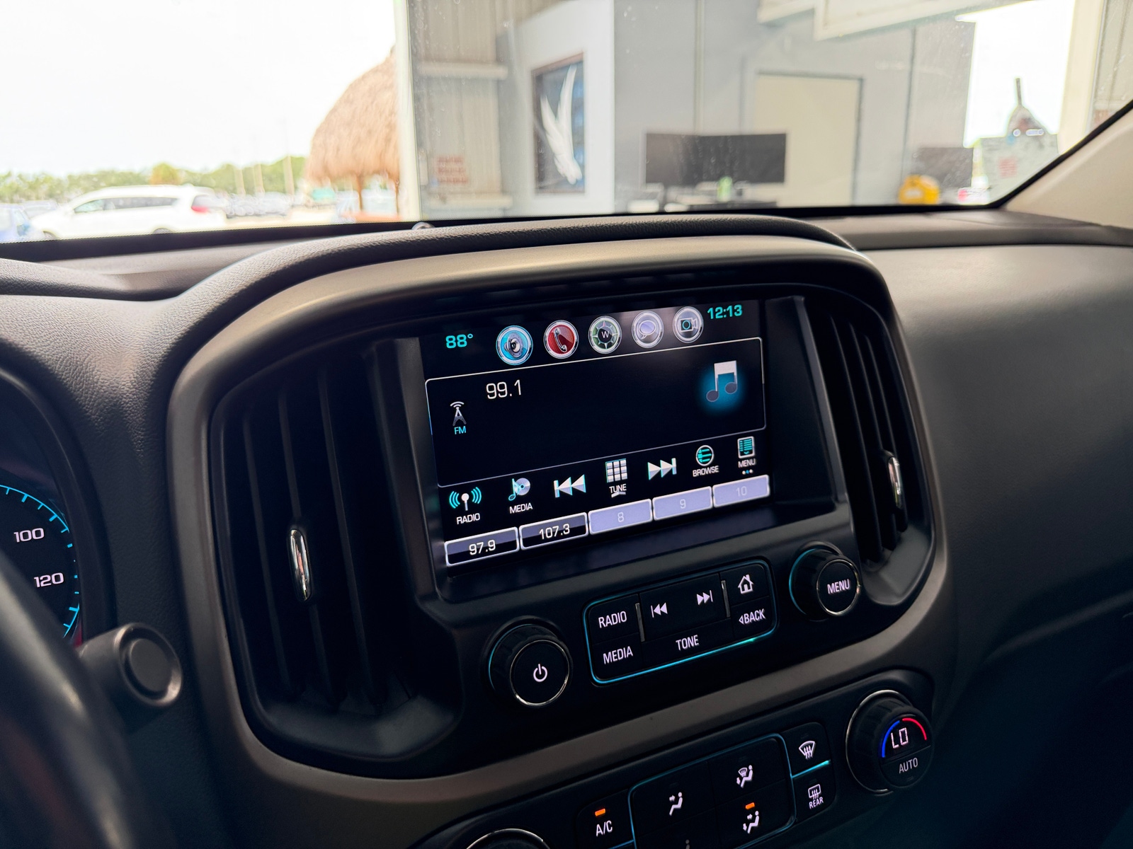 Thumbnail: 2018 Chevrolet Colorado - 3