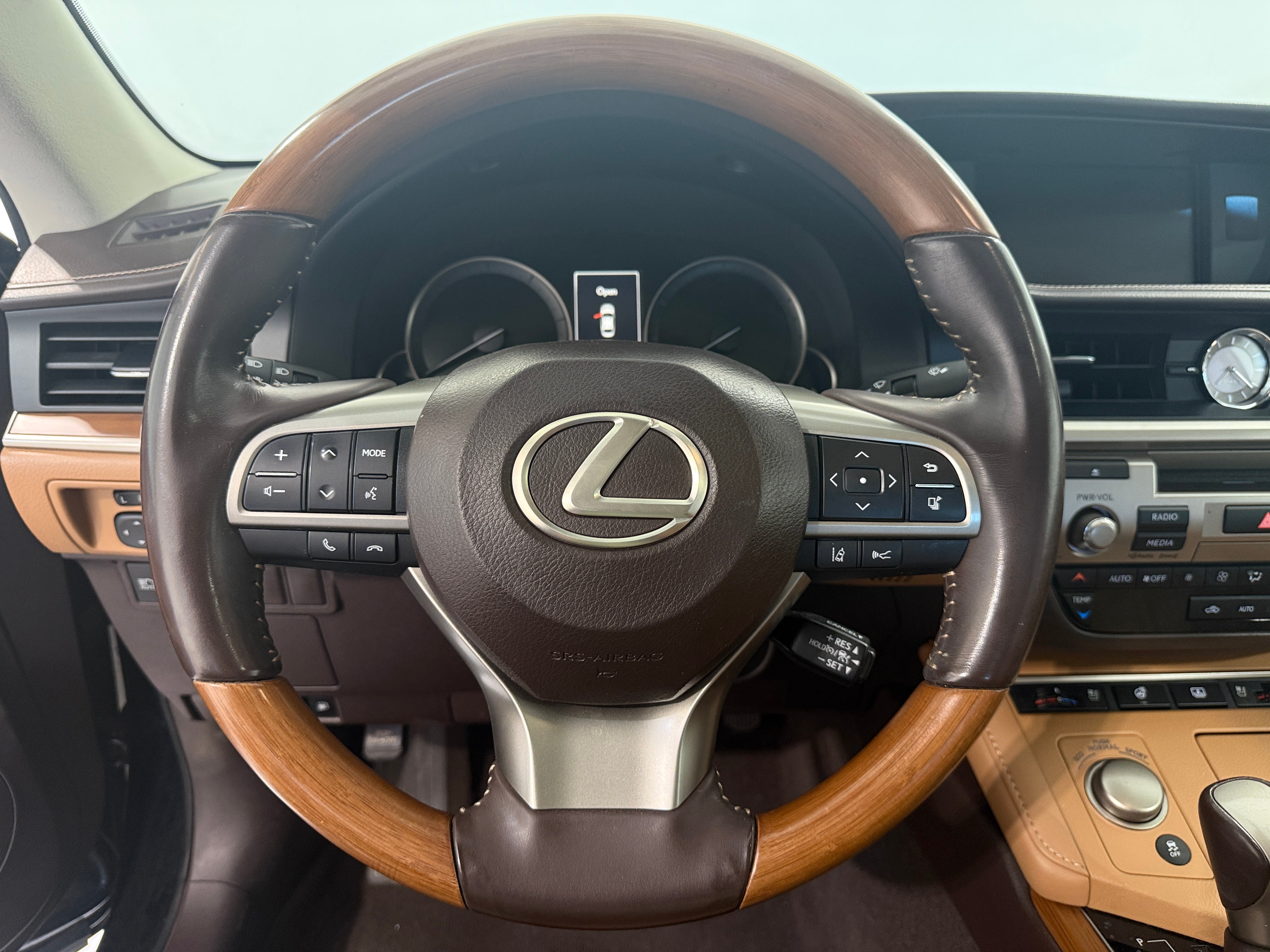 2016 Lexus ES