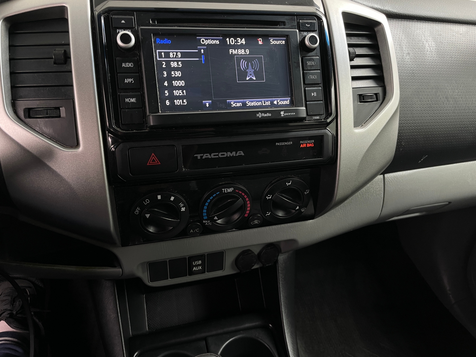 Thumbnail: 2015 Toyota Tacoma - 4