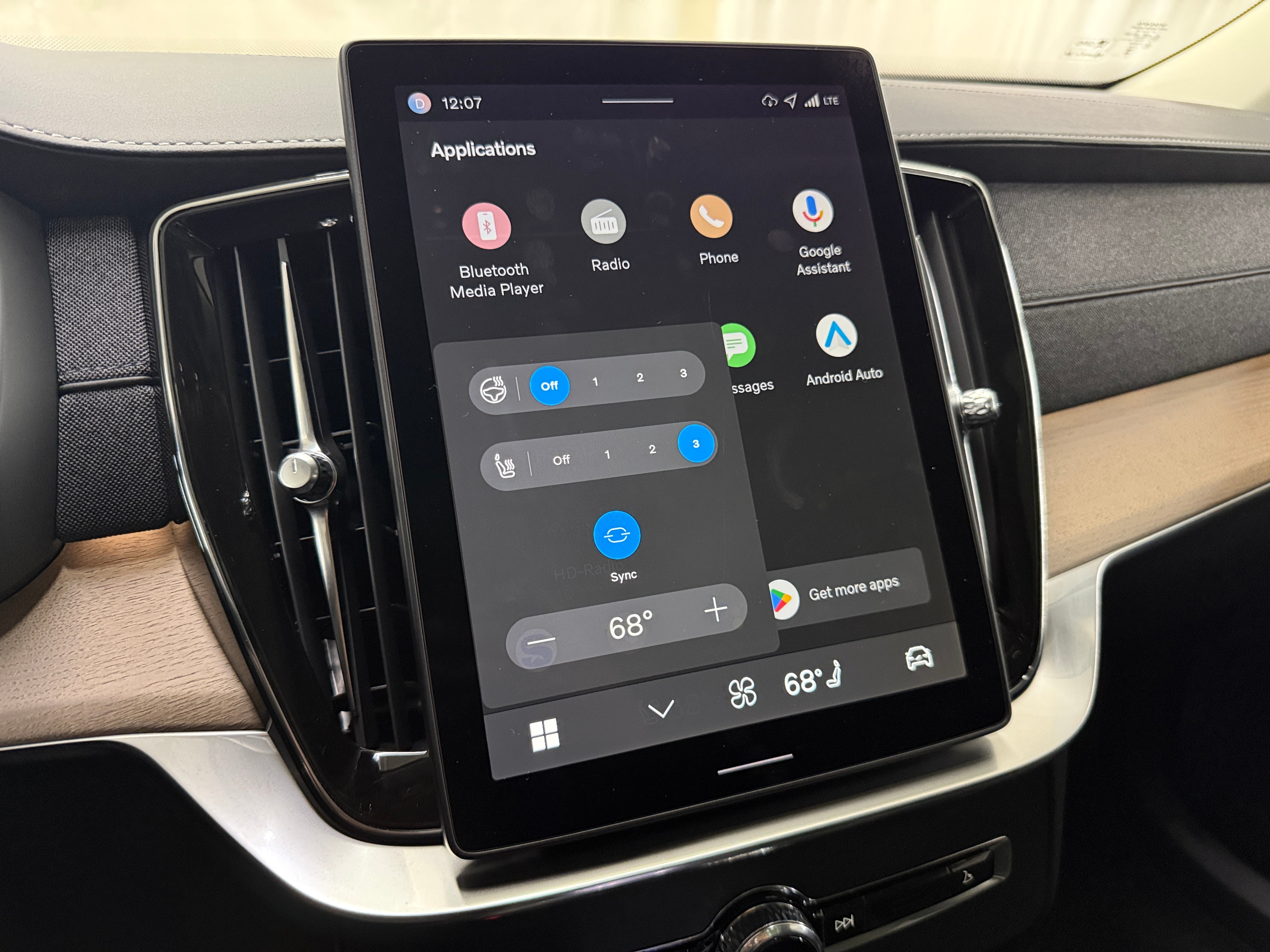 2026 Volvo XC90 Plus - Photo 19