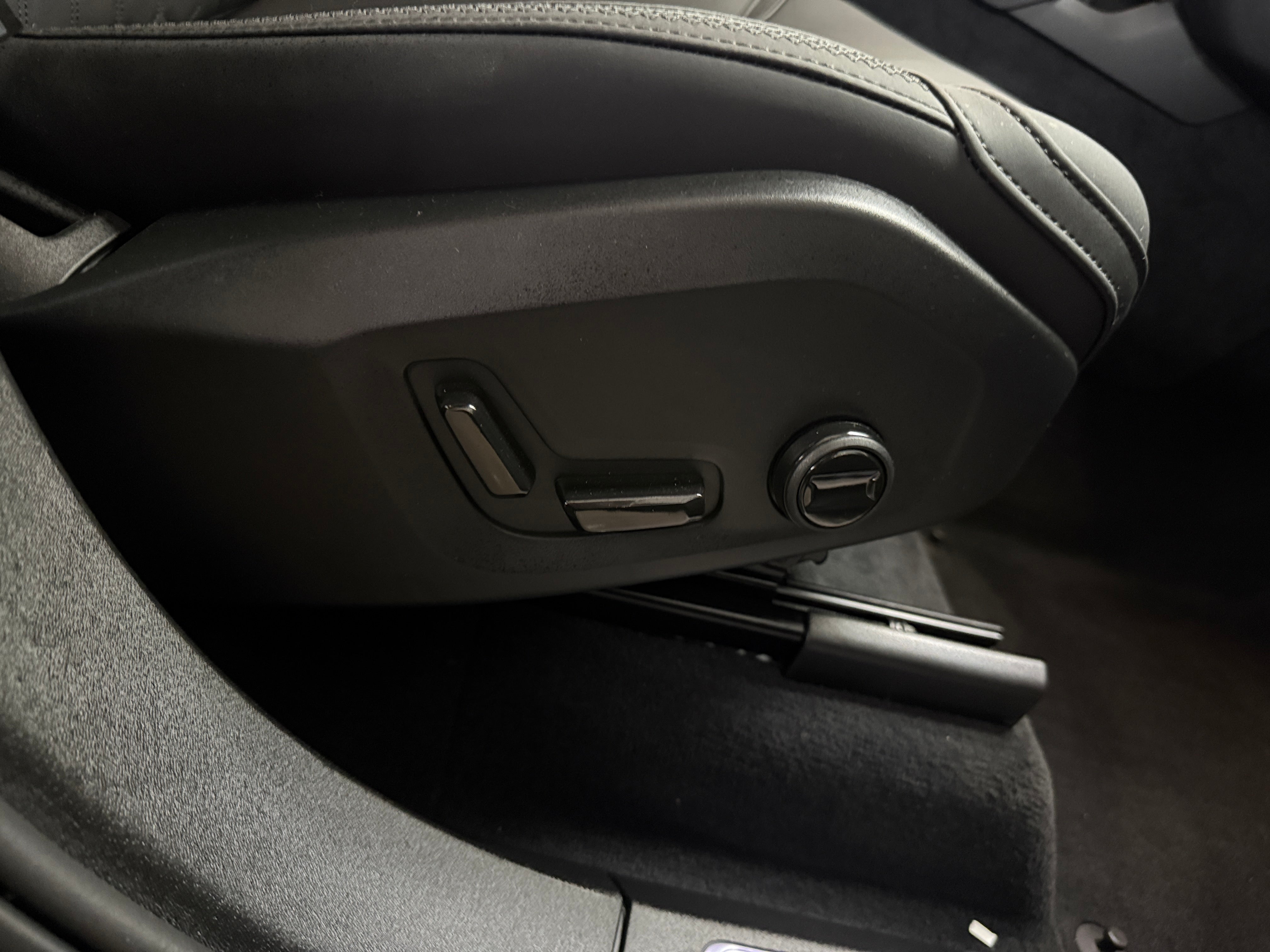 2026 Volvo XC90 Plus - Photo 22