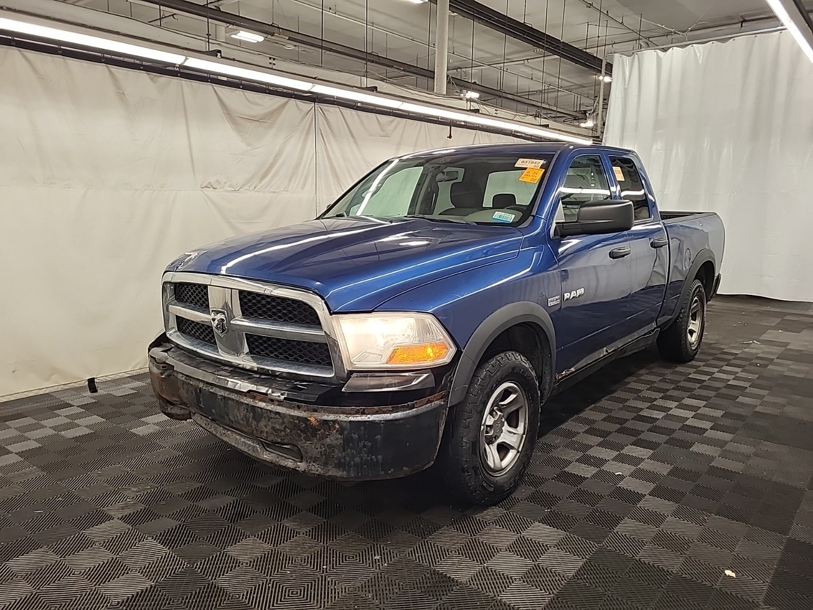 2009 Dodge Ram 1500 4WD Quad Cab 140.5" ST