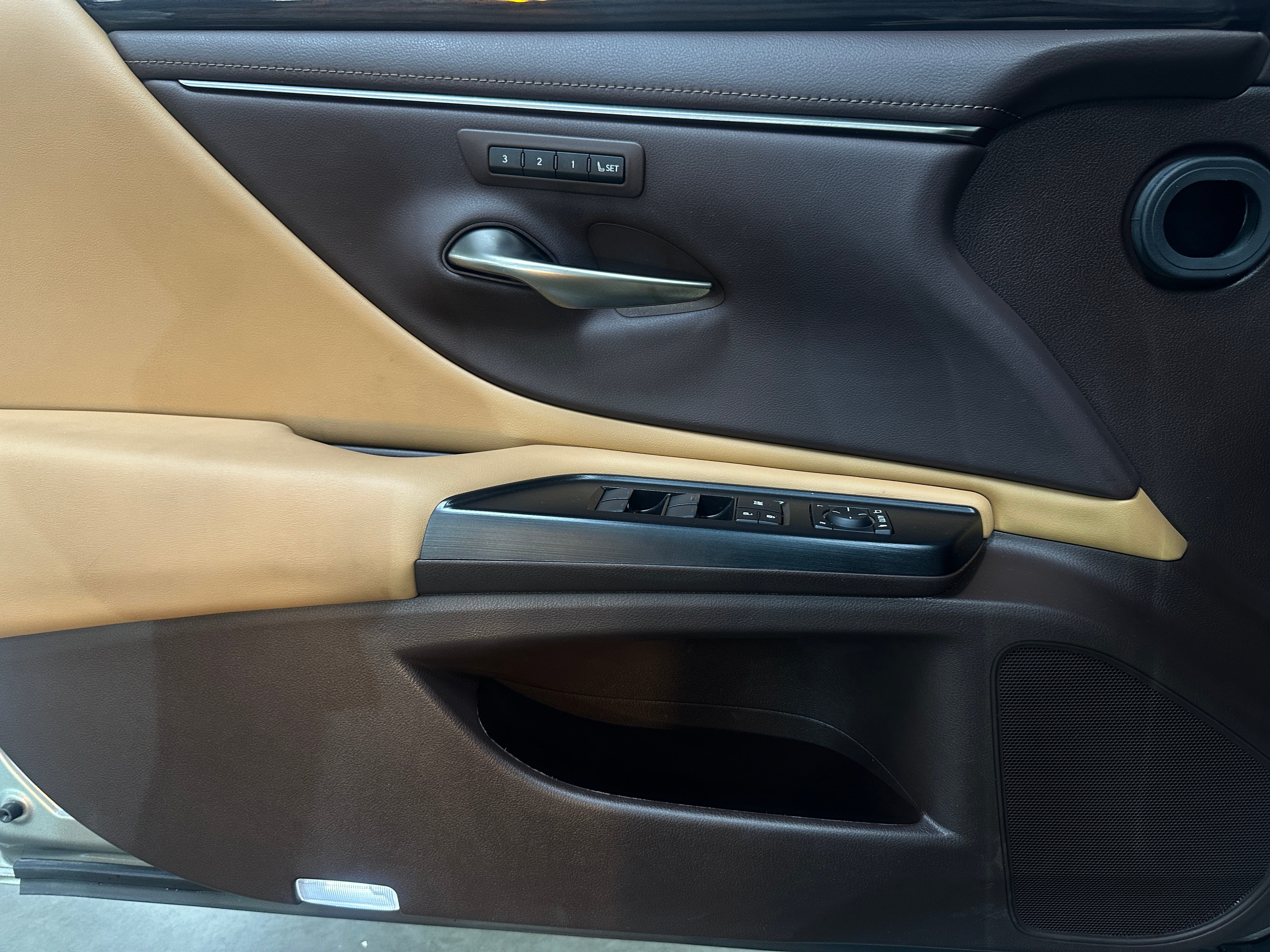 2020 Lexus ES