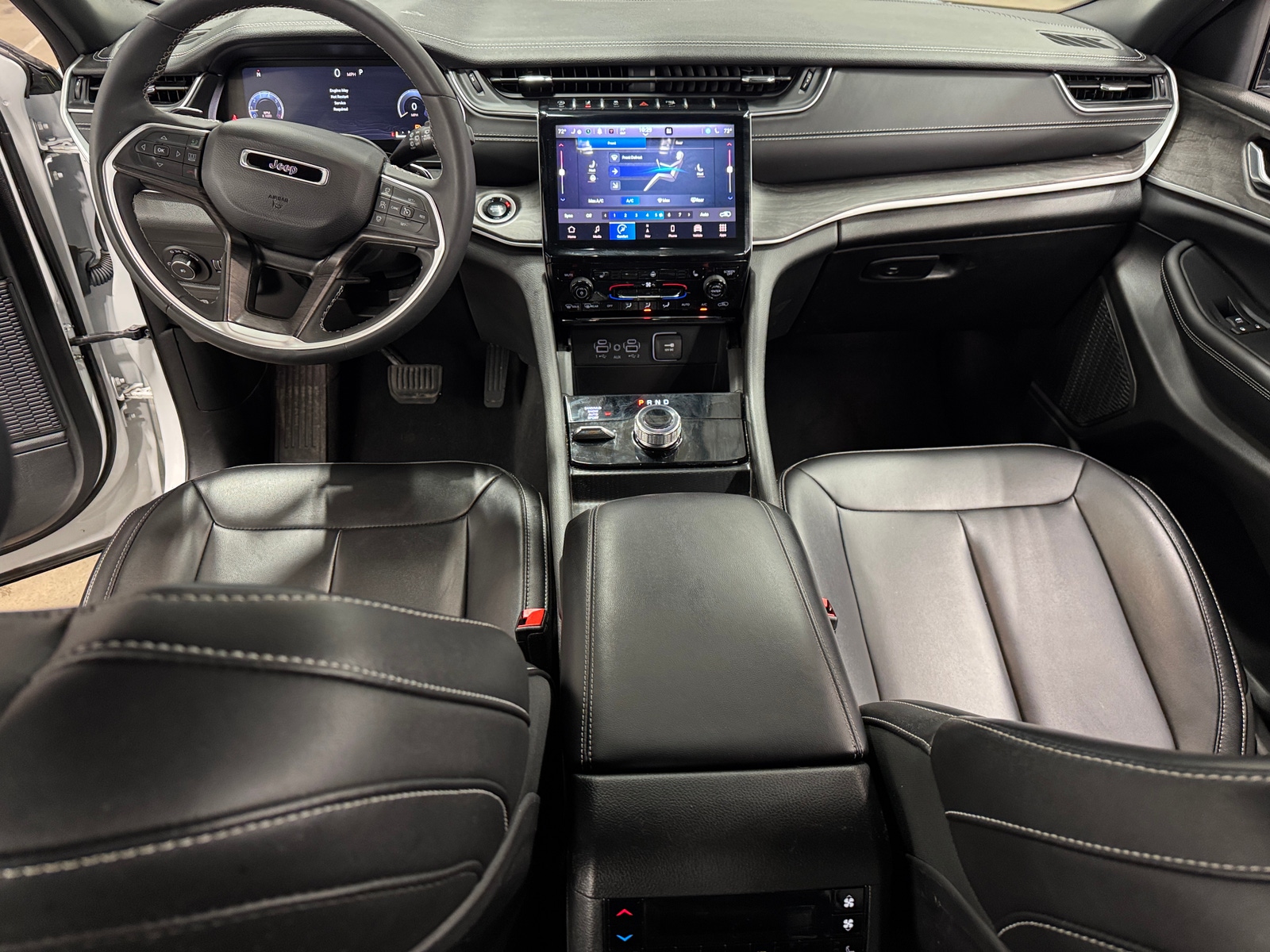 Thumbnail: 2024 Jeep Grand Cherokee L - 2