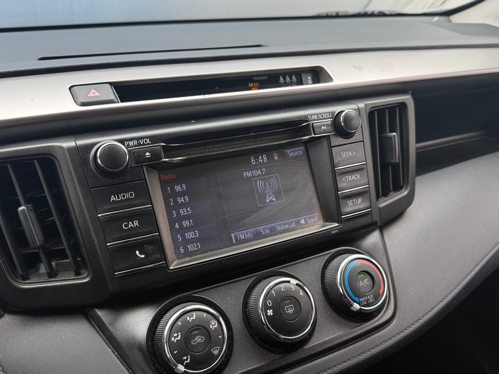 Thumbnail: 2018 Toyota RAV4 - 4