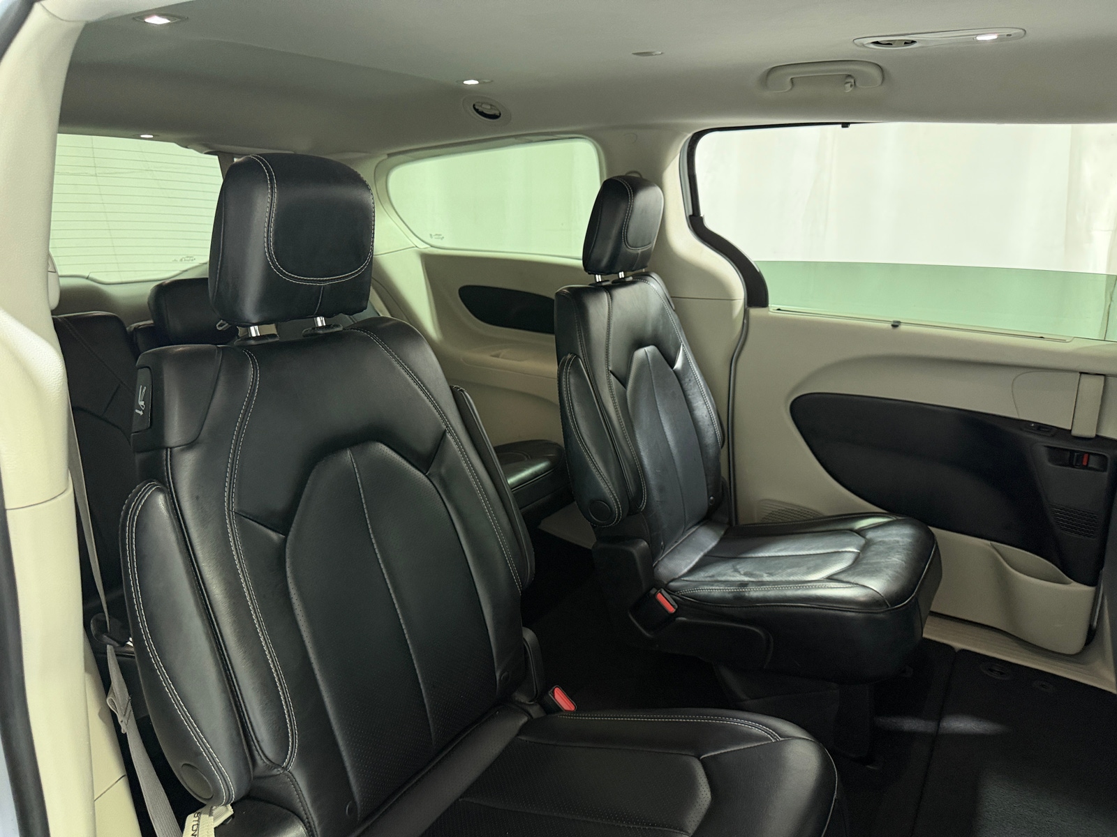 Thumbnail: 2023 Chrysler Pacifica - 5