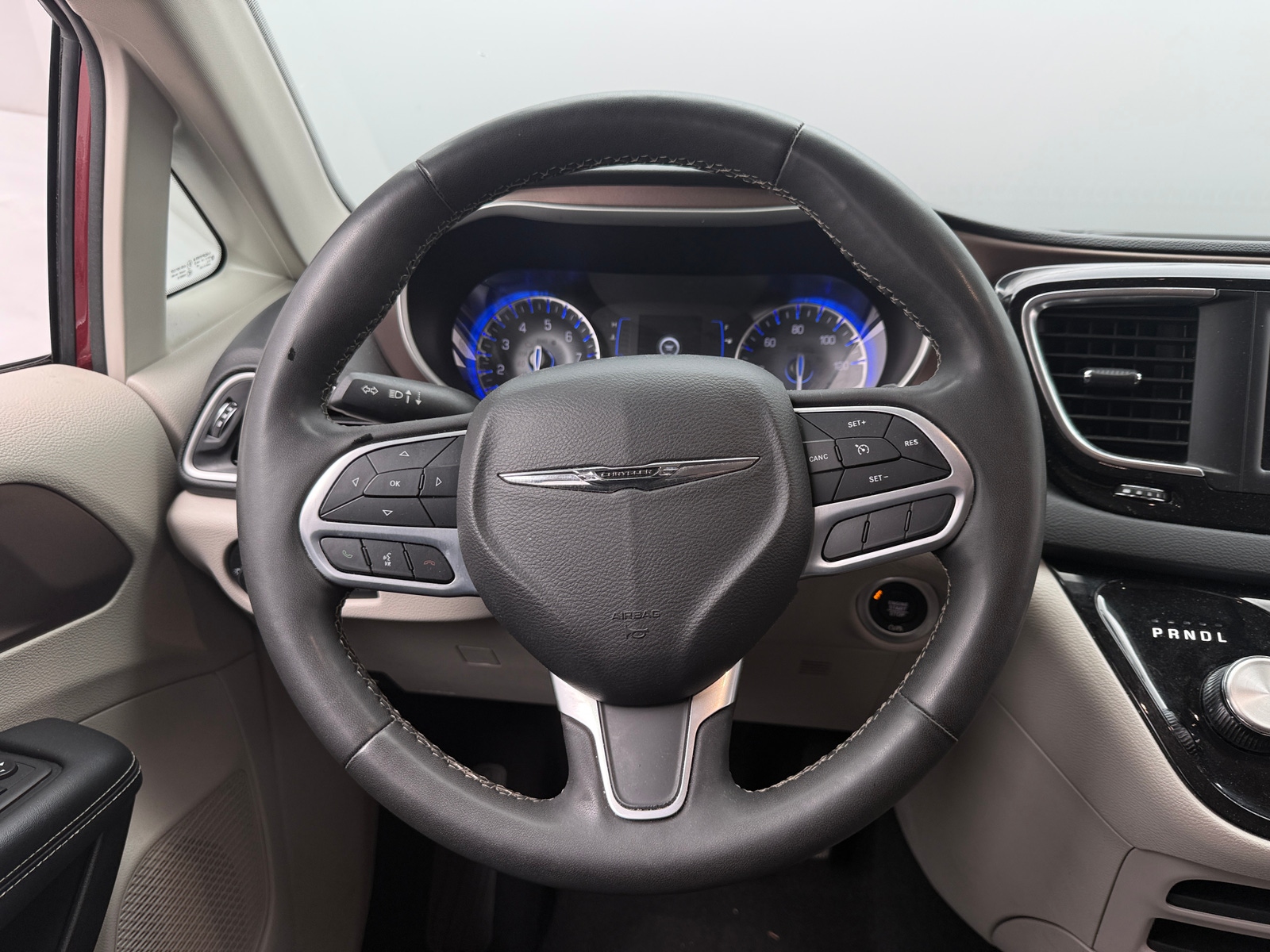 Thumbnail: 2023 Chrysler Voyager - 5