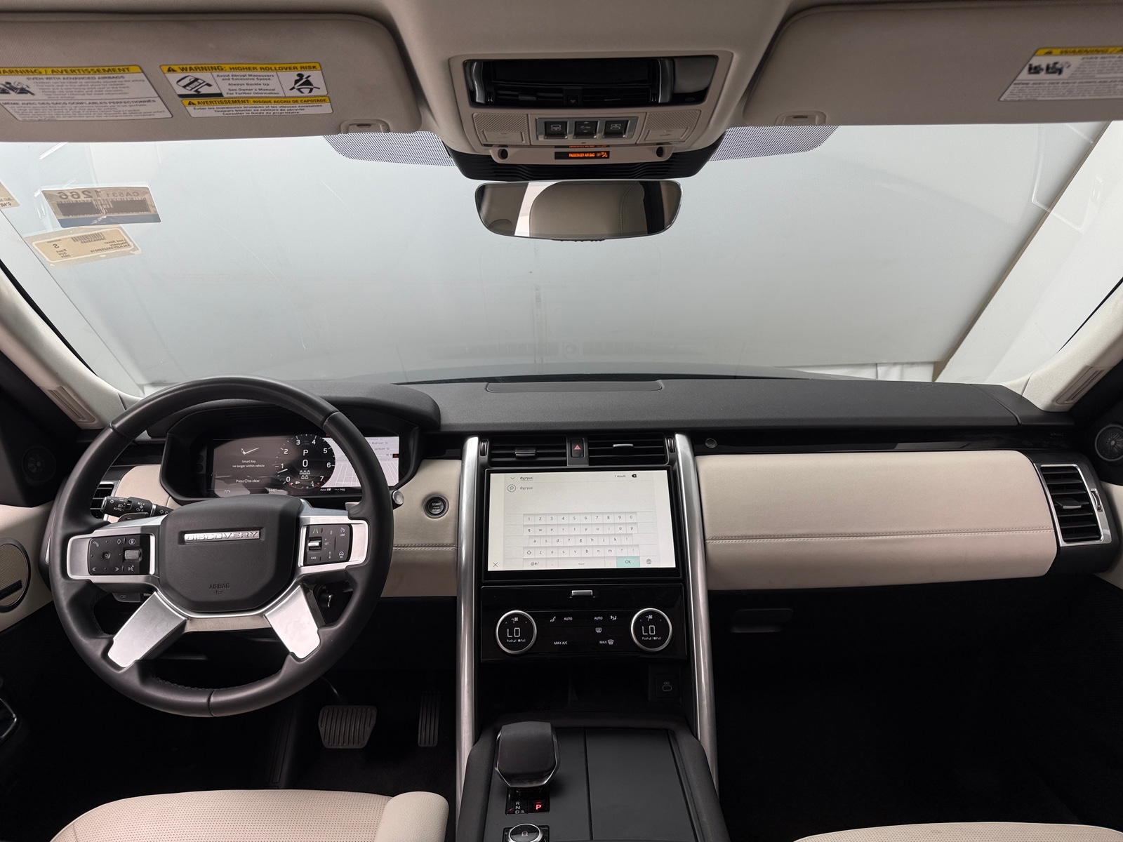 Thumbnail: 2025 Land Rover Discovery - 3