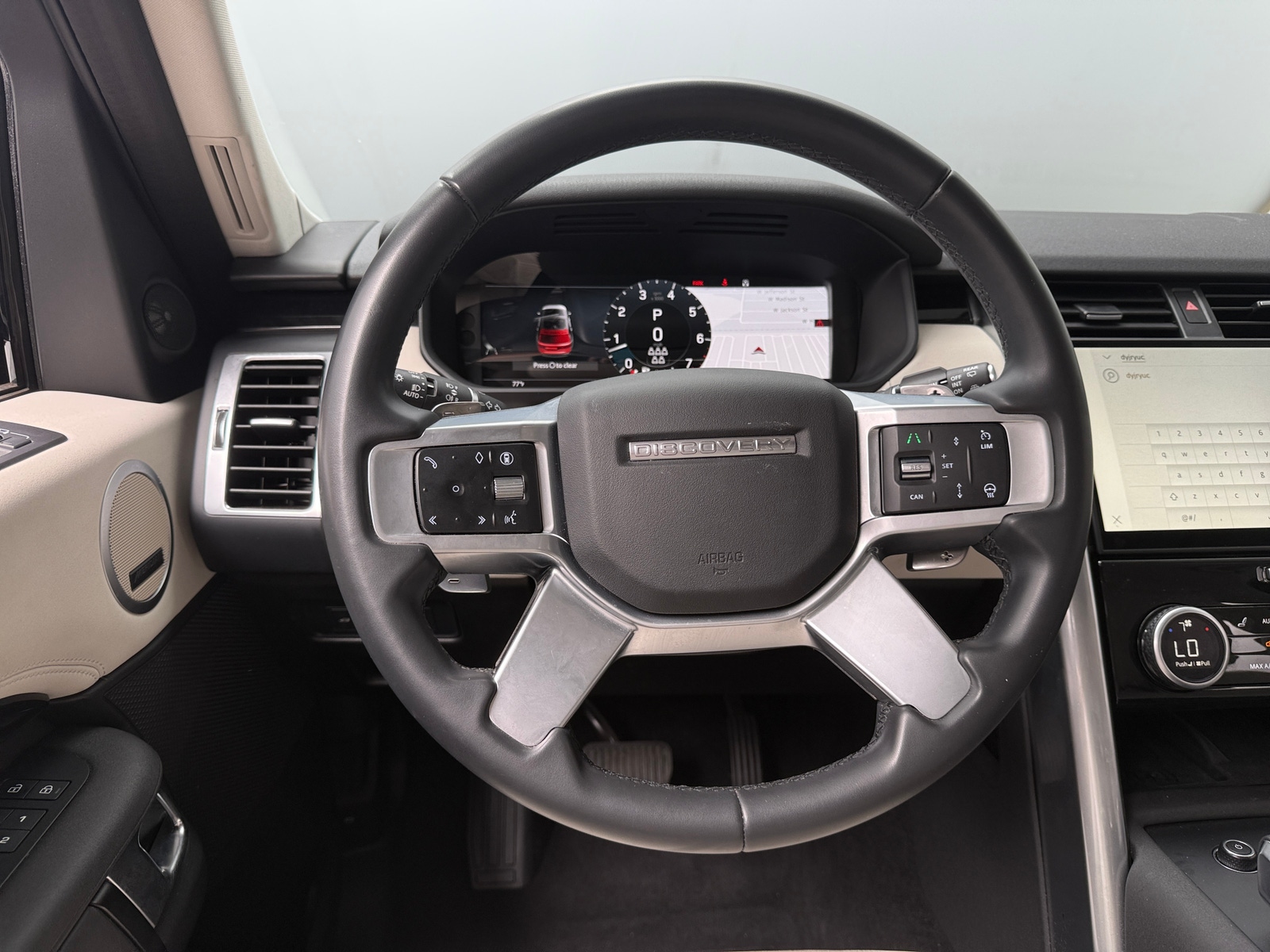 Thumbnail: 2025 Land Rover Discovery - 5