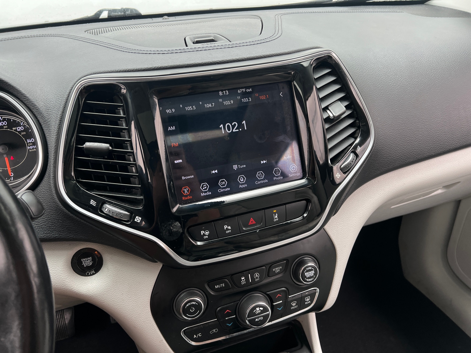 Thumbnail: 2021 Jeep Cherokee - 3