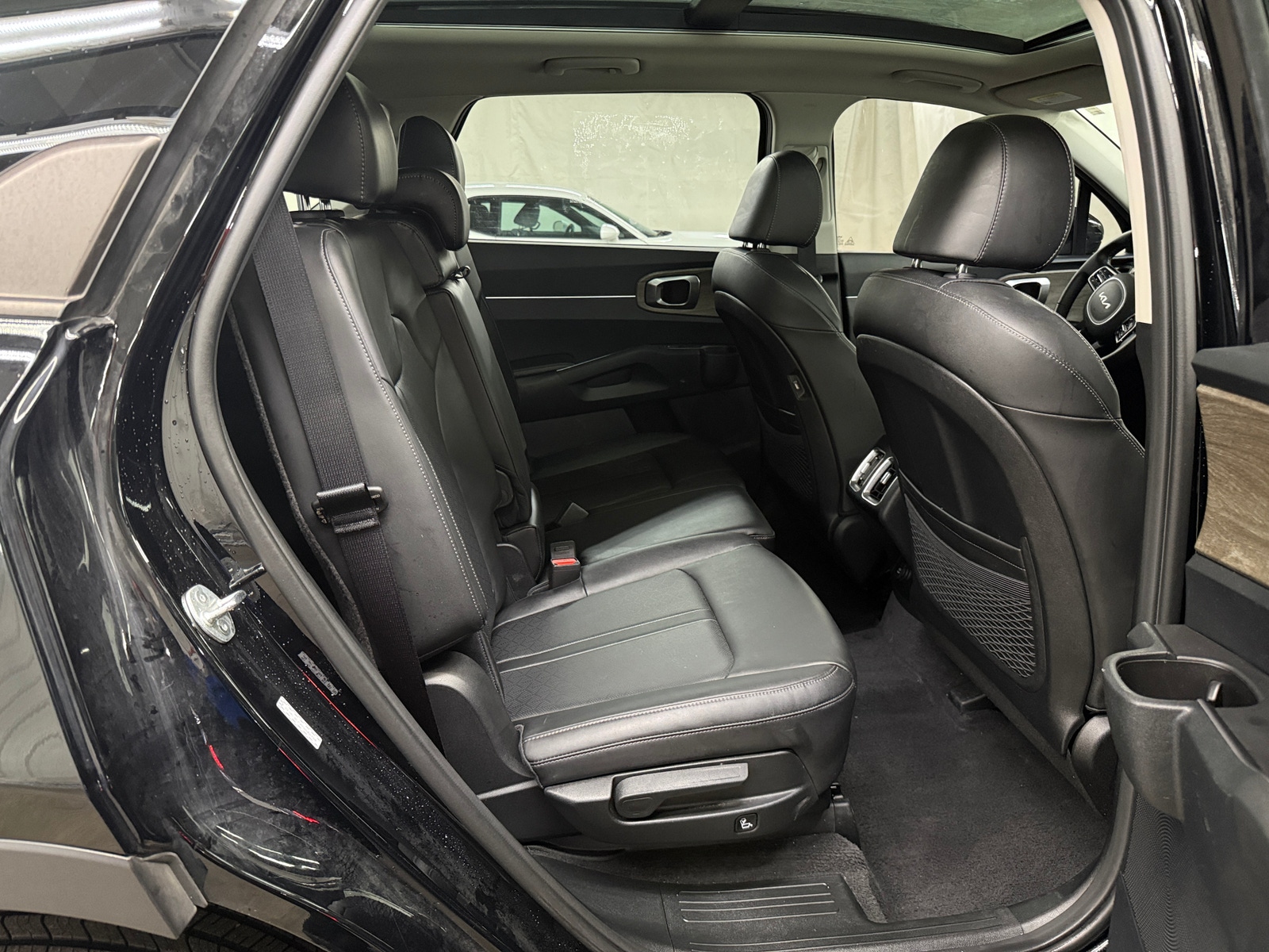 Thumbnail: 2023 Kia Sorento - 5