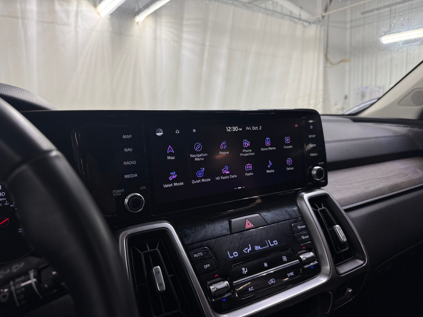 Thumbnail: 2023 Kia Sorento - 3