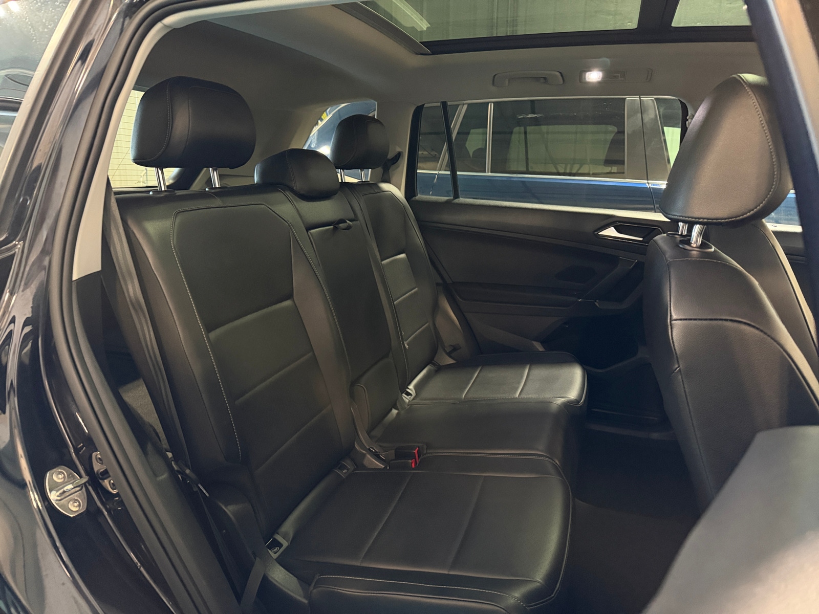 Thumbnail: 2018 Volkswagen Tiguan - 5