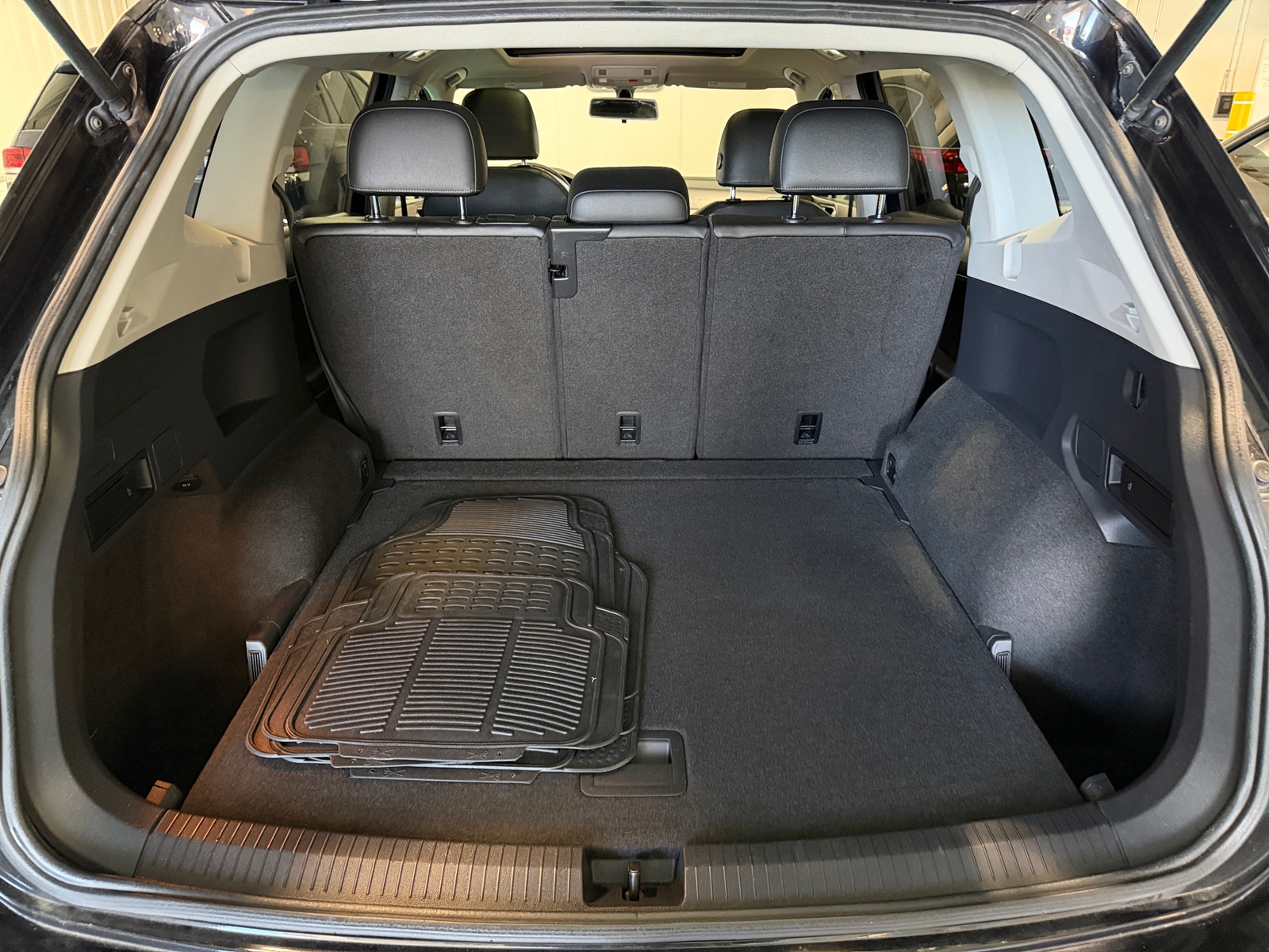 Thumbnail: 2018 Volkswagen Tiguan - 6