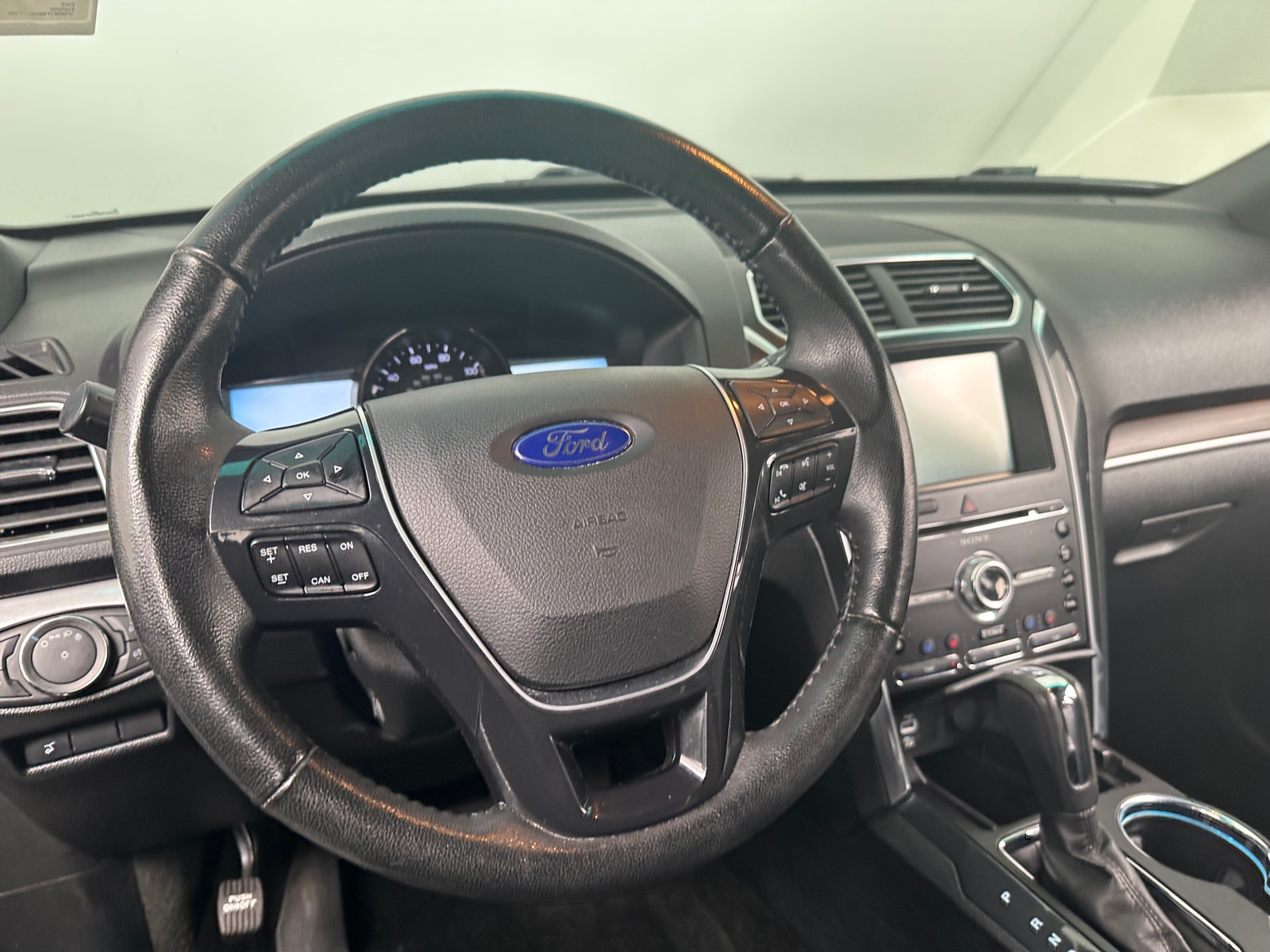 Thumbnail: 2016 Ford Explorer - 4